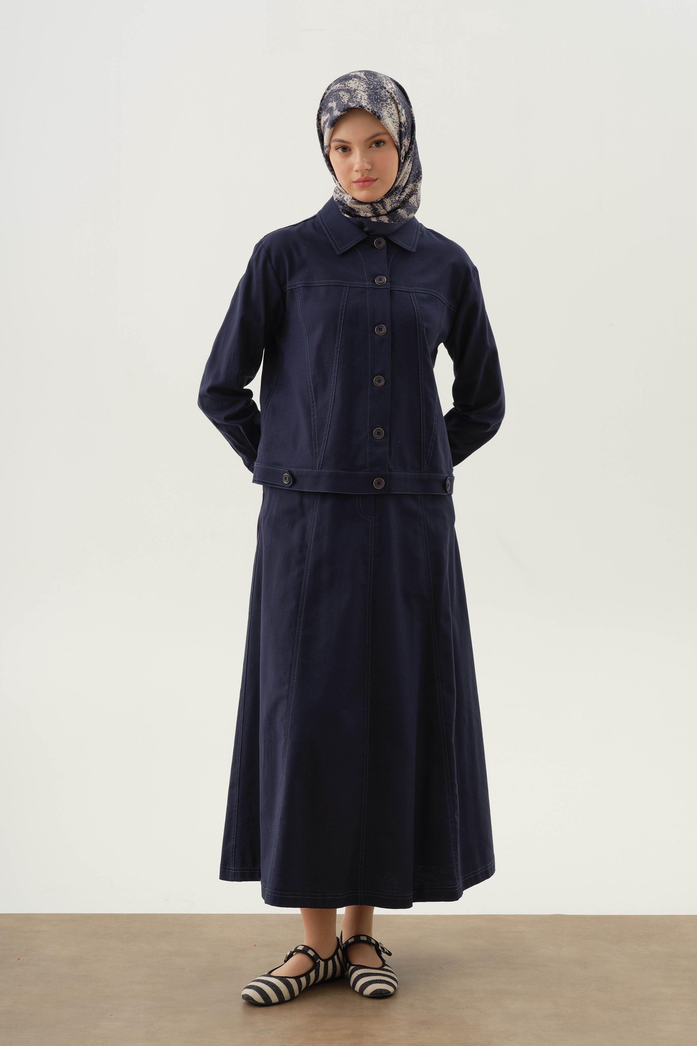 Dikiş Detaylı Etekli Ceket Takım - Lacivert TUGBA