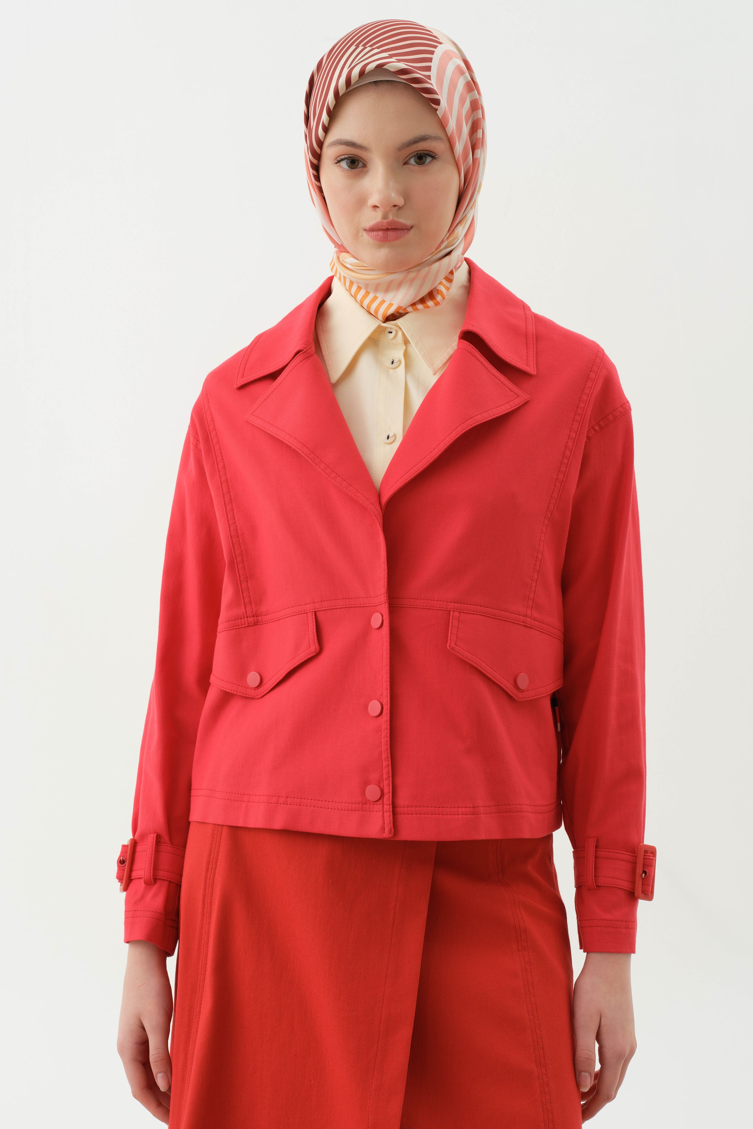 Dikiş Detaylı Kol Bantlı Ceket - Kırmızı TUGBA