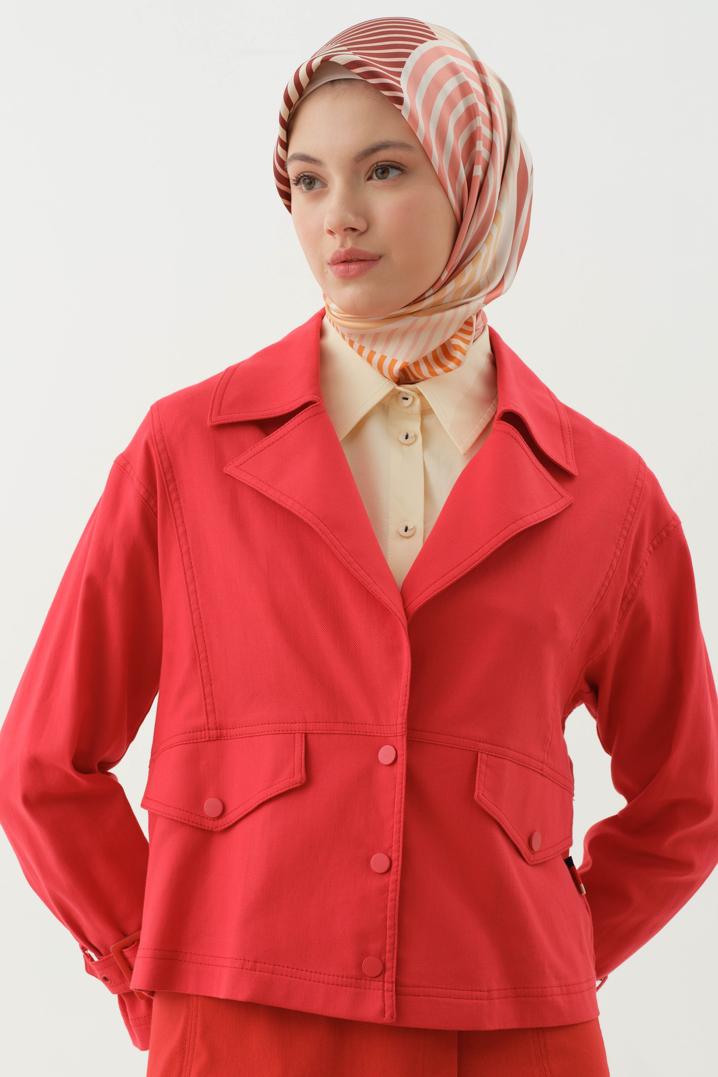 Dikiş Detaylı Kol Bantlı Ceket - Kırmızı TUGBA