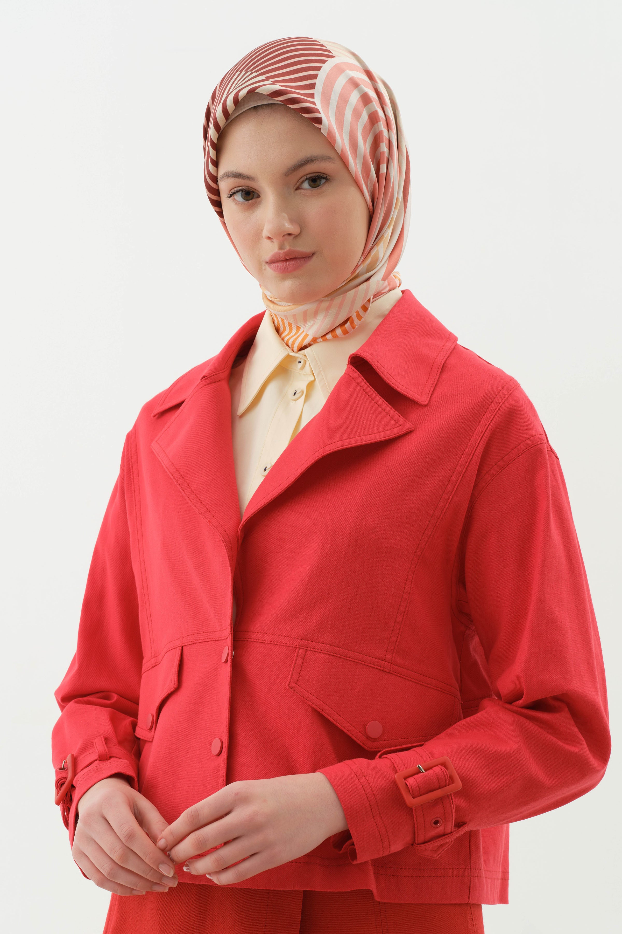Dikiş Detaylı Kol Bantlı Ceket - Kırmızı TUGBA
