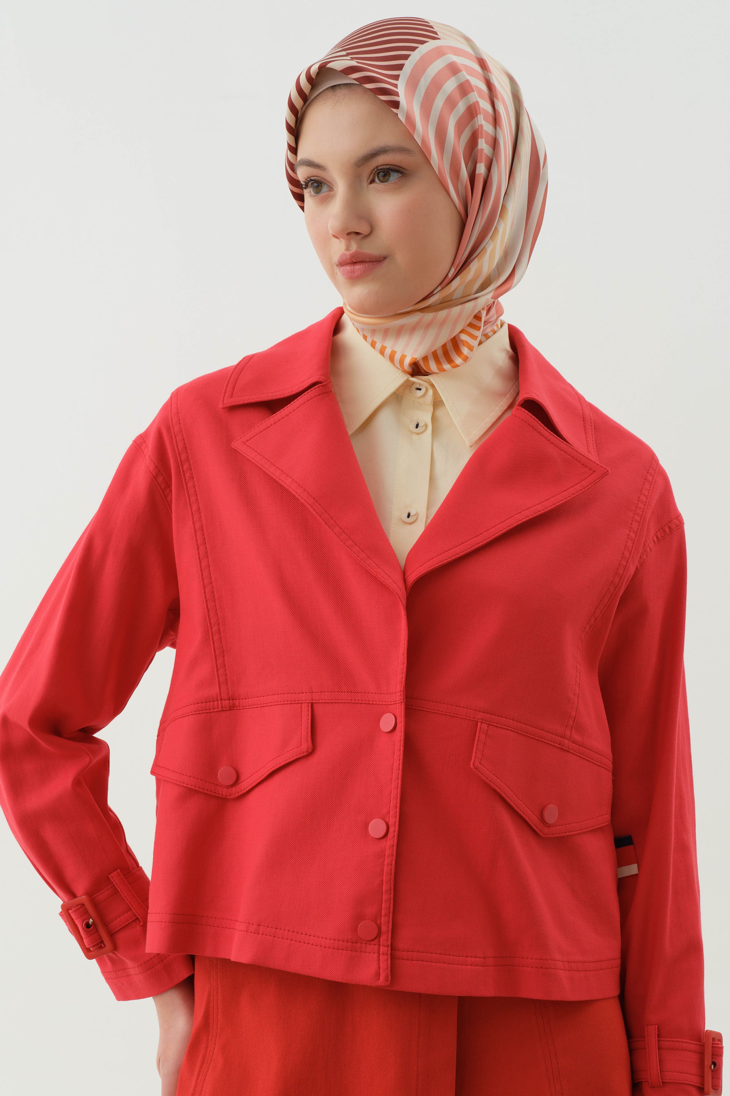 Dikiş Detaylı Kol Bantlı Ceket - Kırmızı TUGBA