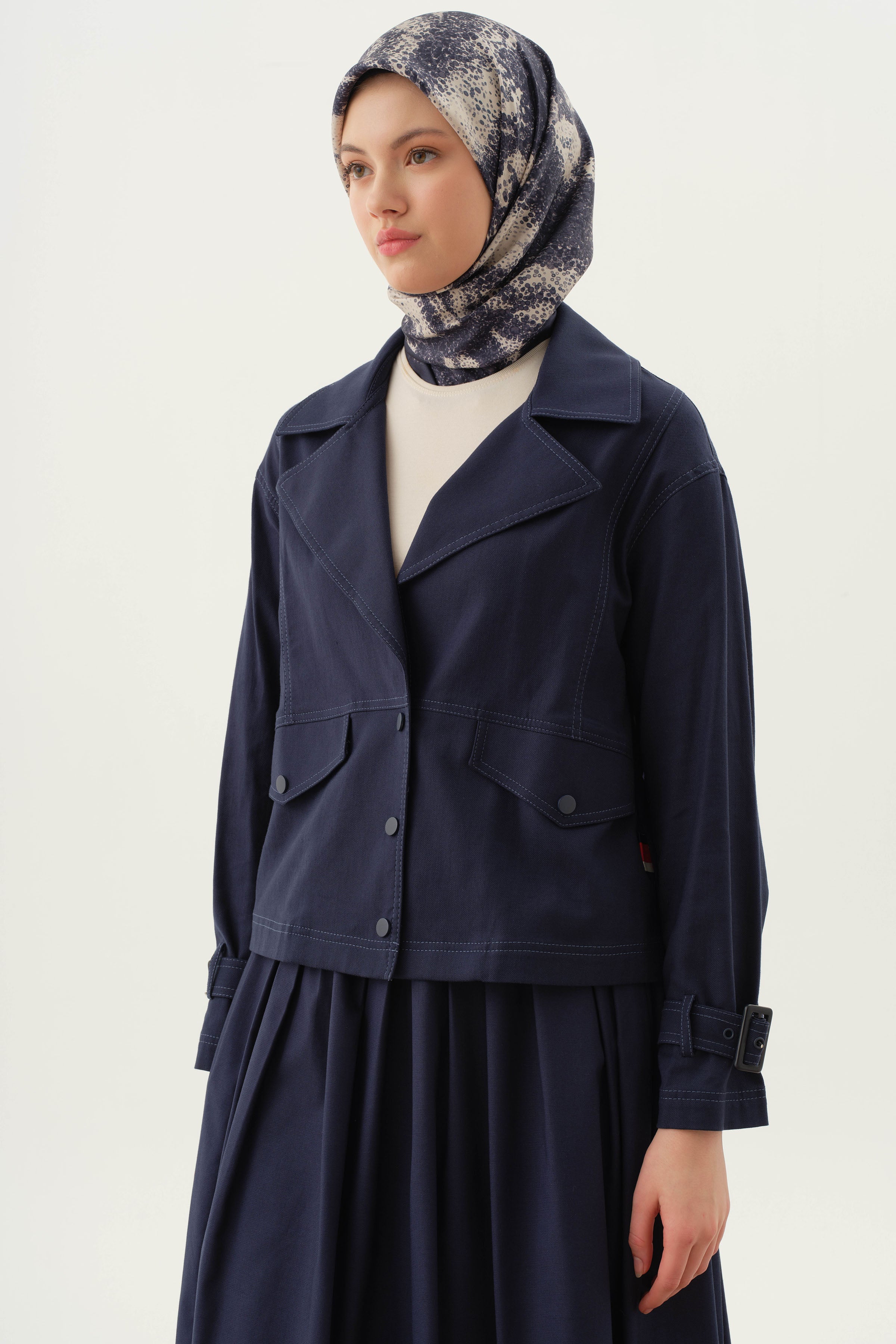 Dikiş Detaylı Kol Bantlı Ceket - Lacivert TUGBA