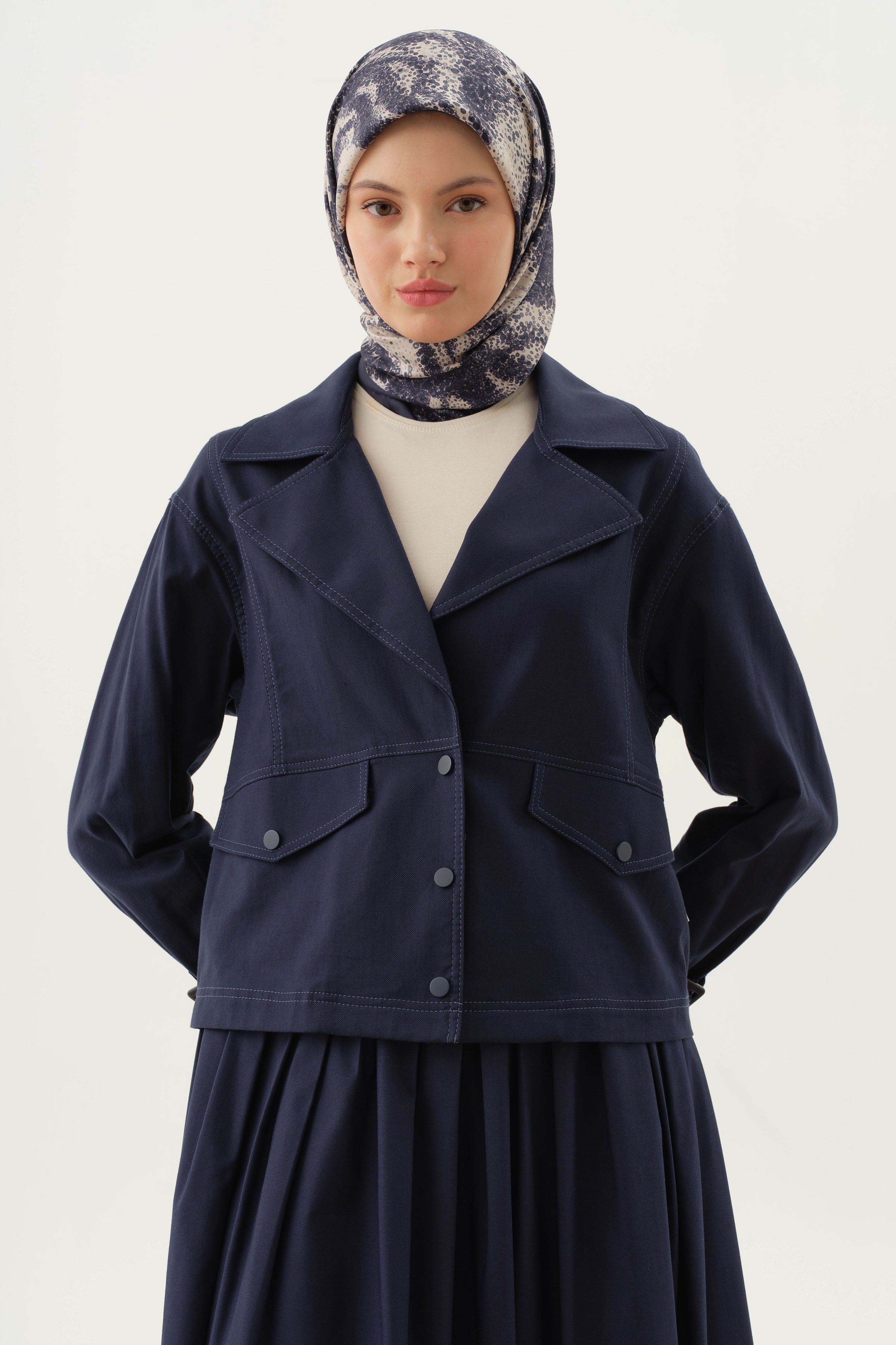 Dikiş Detaylı Kol Bantlı Ceket - Lacivert TUGBA