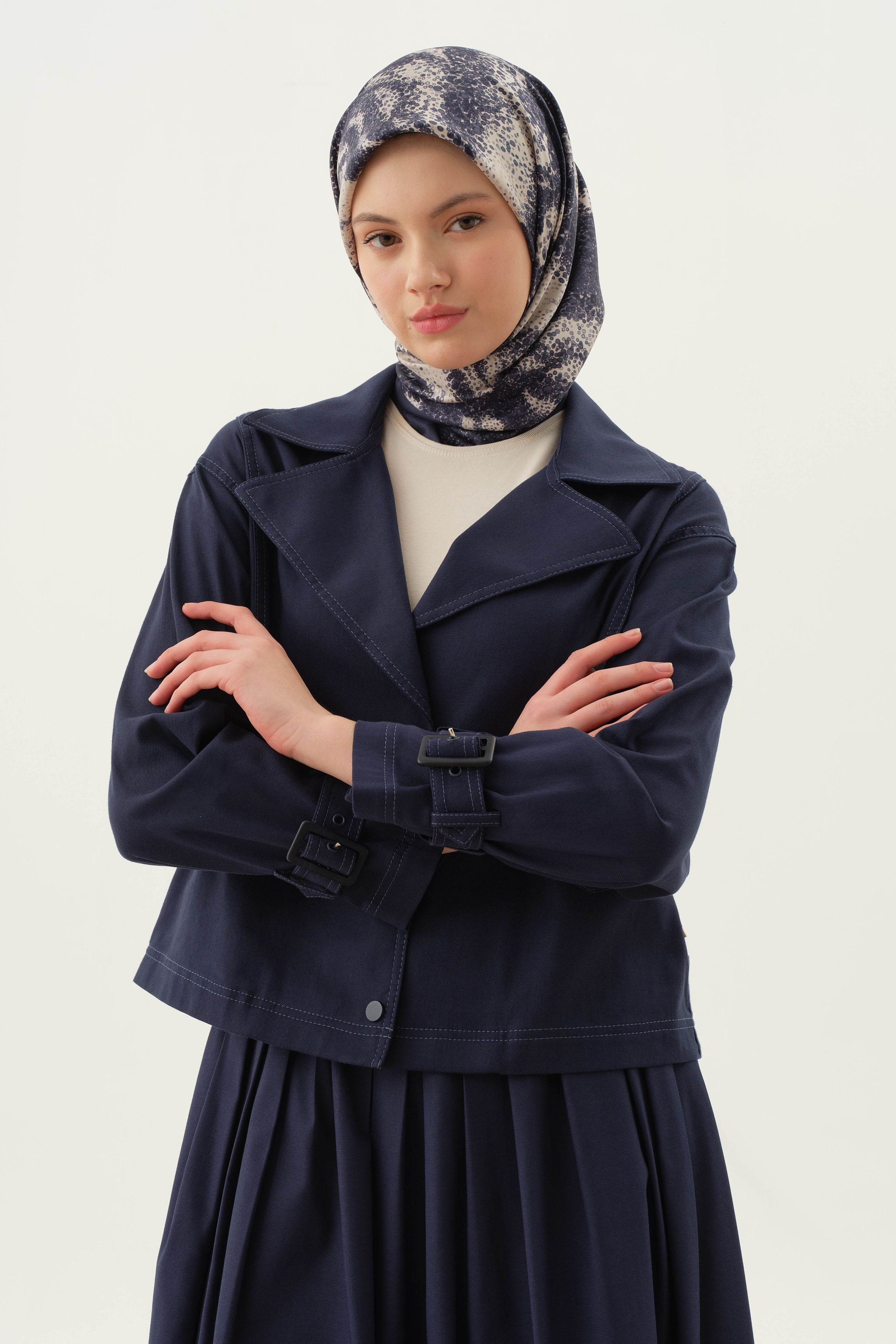 Dikiş Detaylı Kol Bantlı Ceket - Lacivert TUGBA