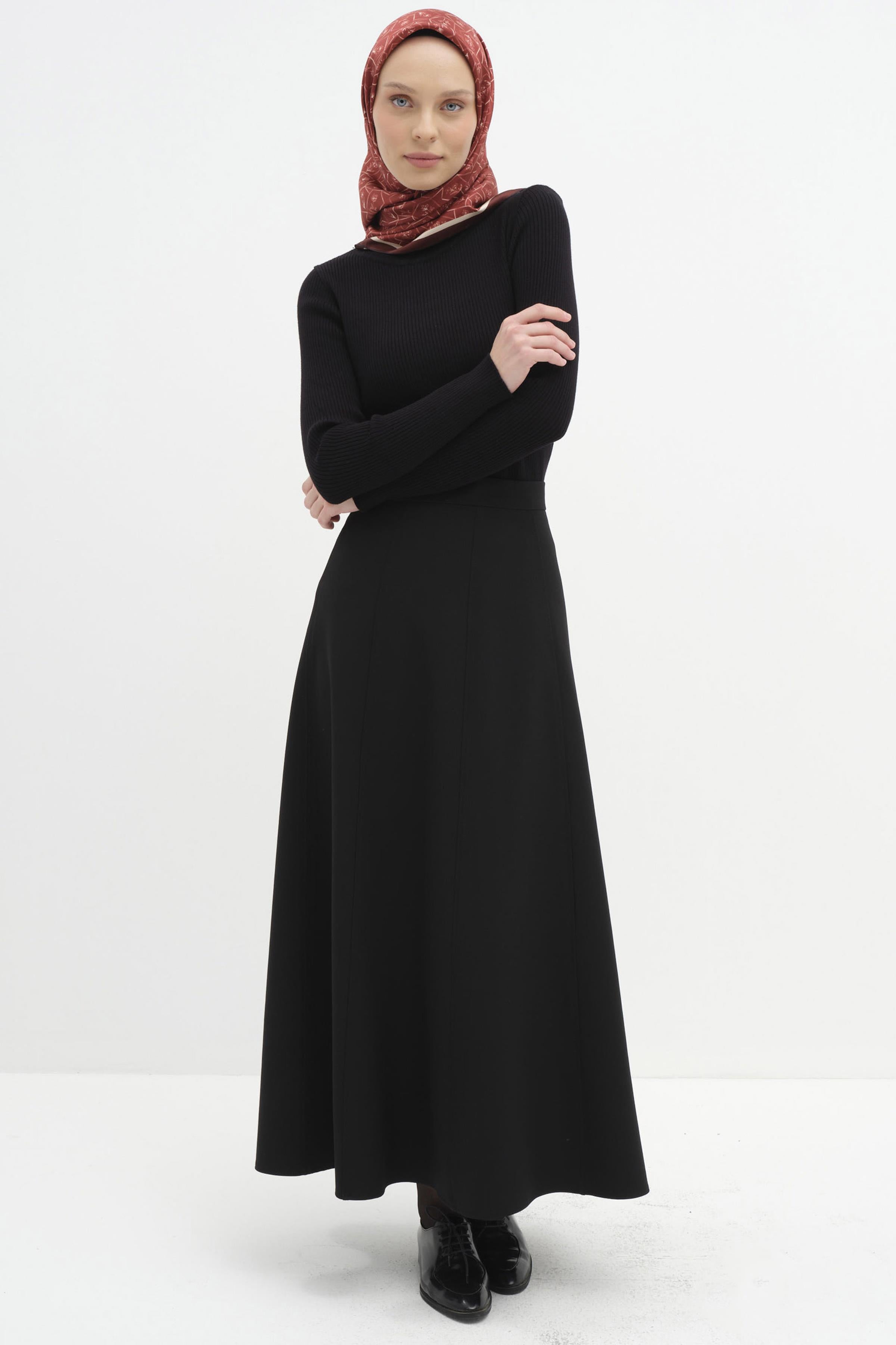 Dikişli Sekiz Parçalı Etek - Siyah TUGBA