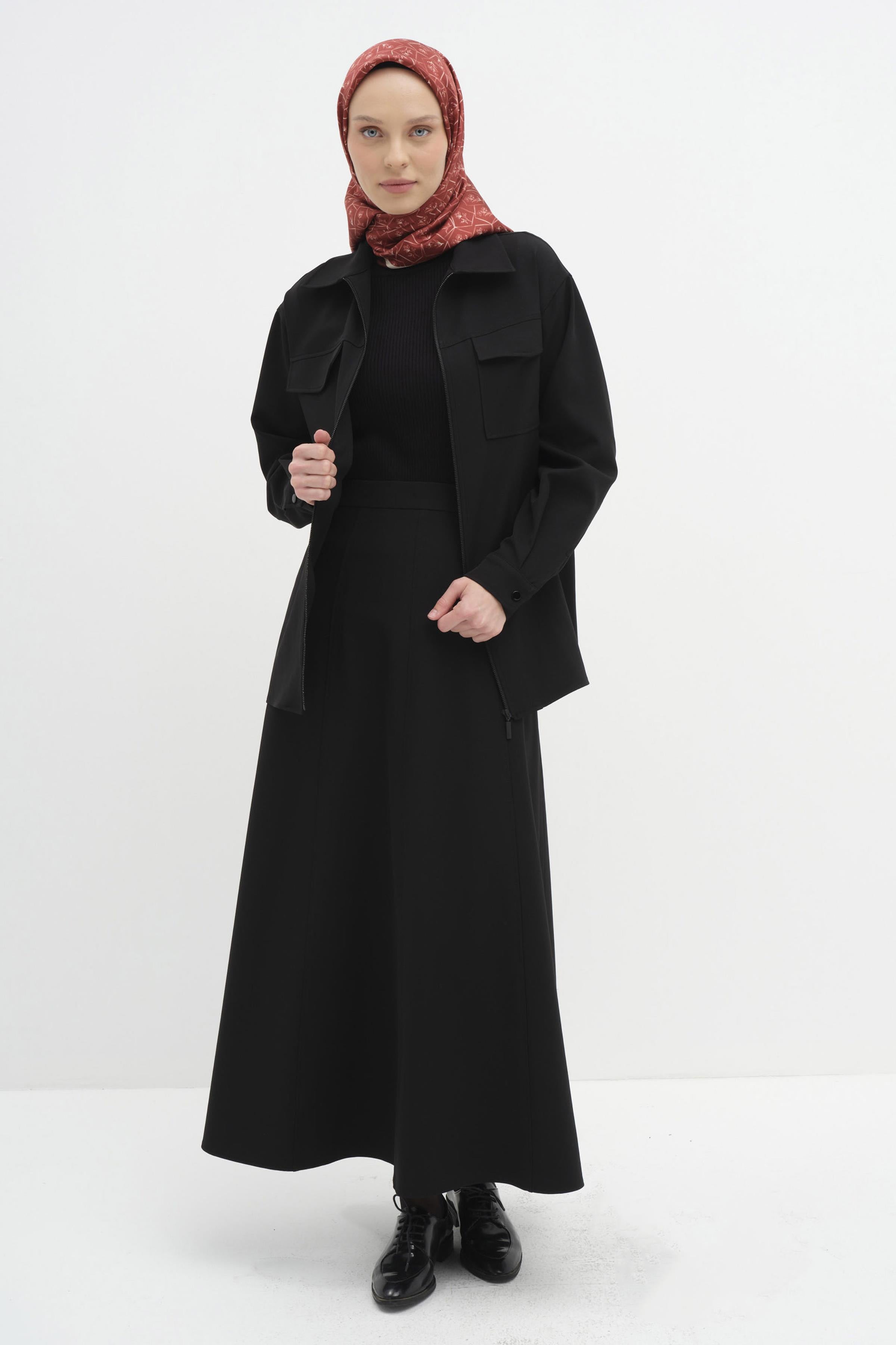 Dikişli Sekiz Parçalı Etek - Siyah TUGBA