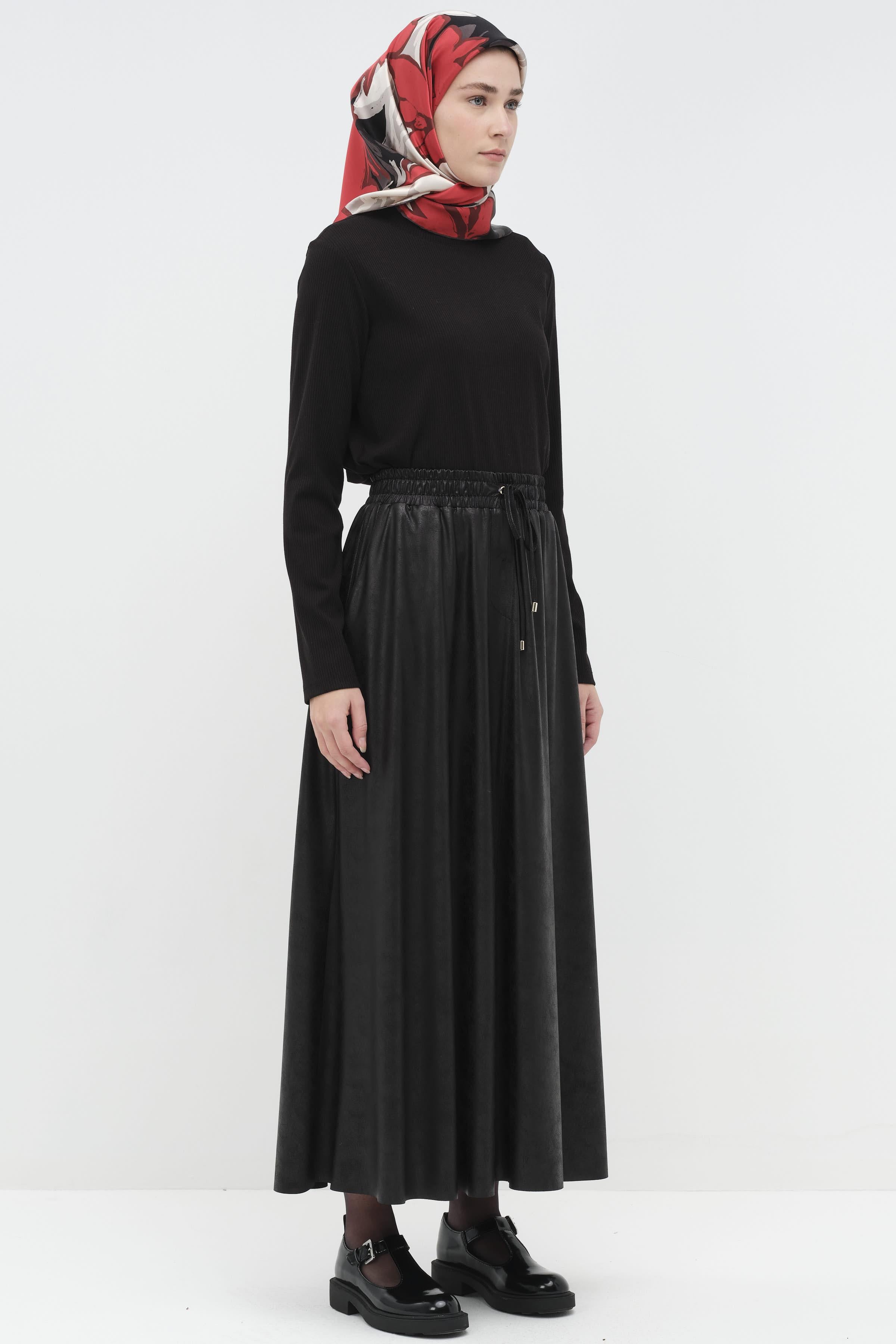 Dört Parçalı Cepli Etek - Siyah TUGBA