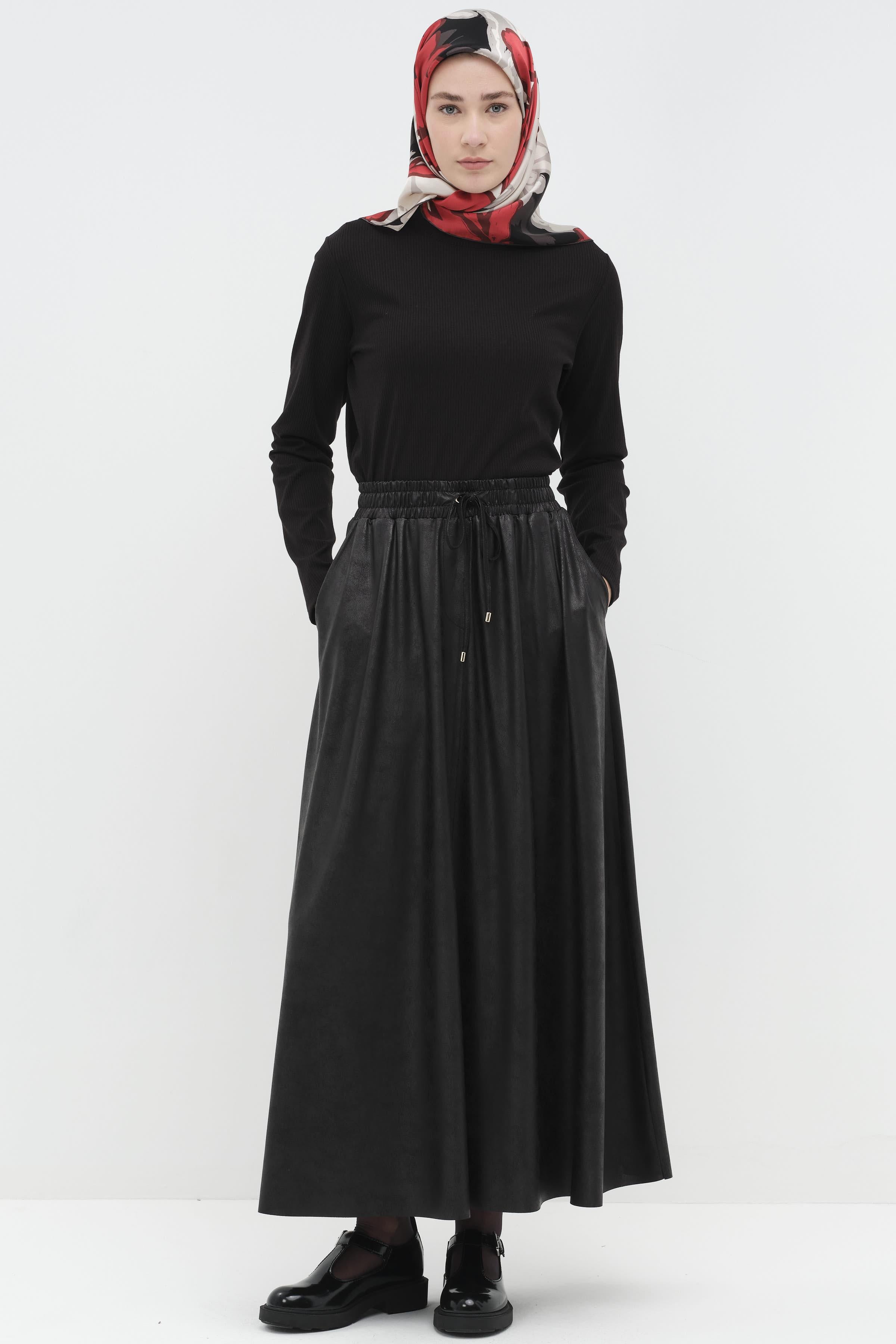 Dört Parçalı Cepli Etek - Siyah TUGBA