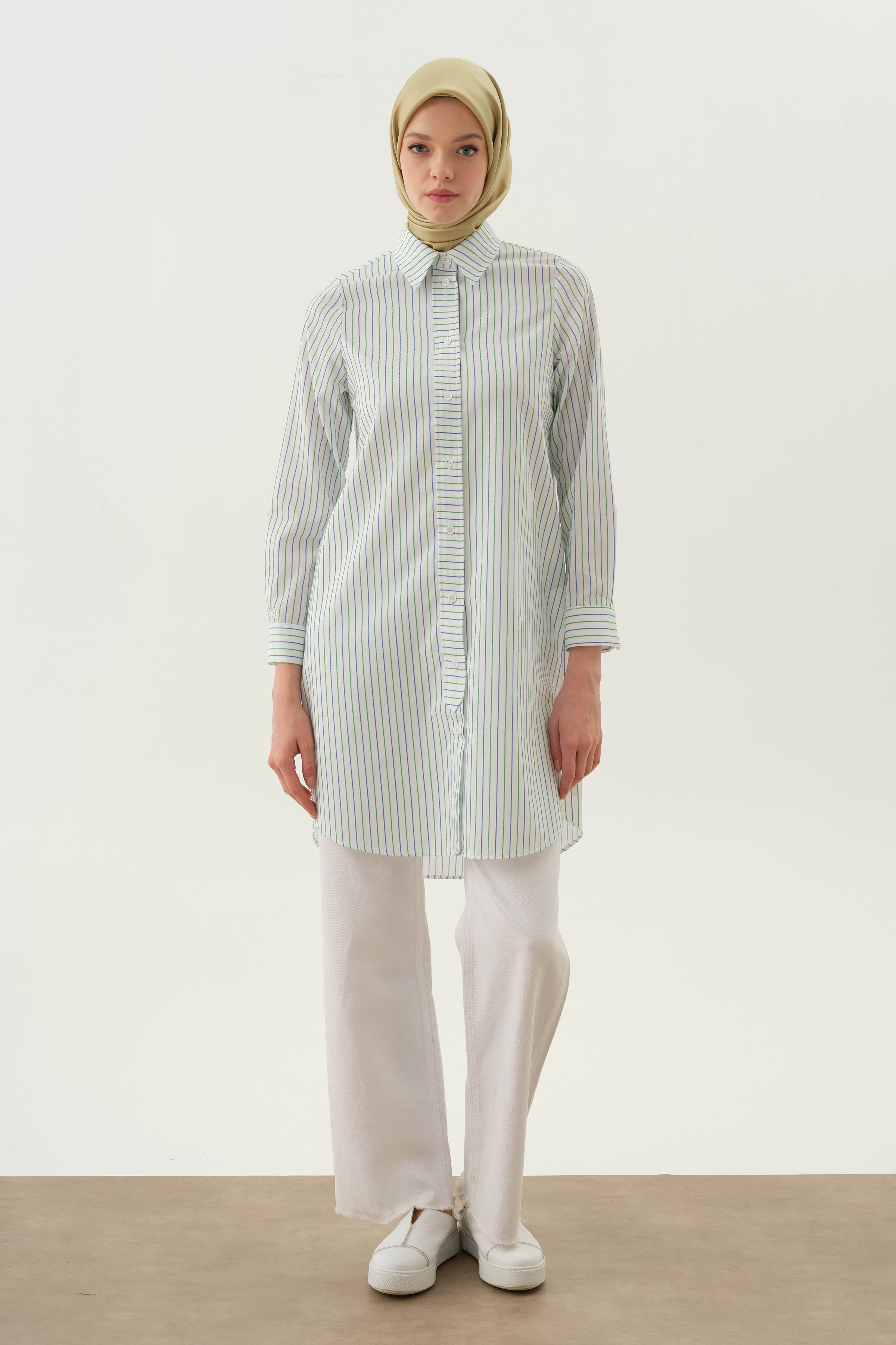 Düğme Detaylı Patlı Tunik - Saks TUGBA