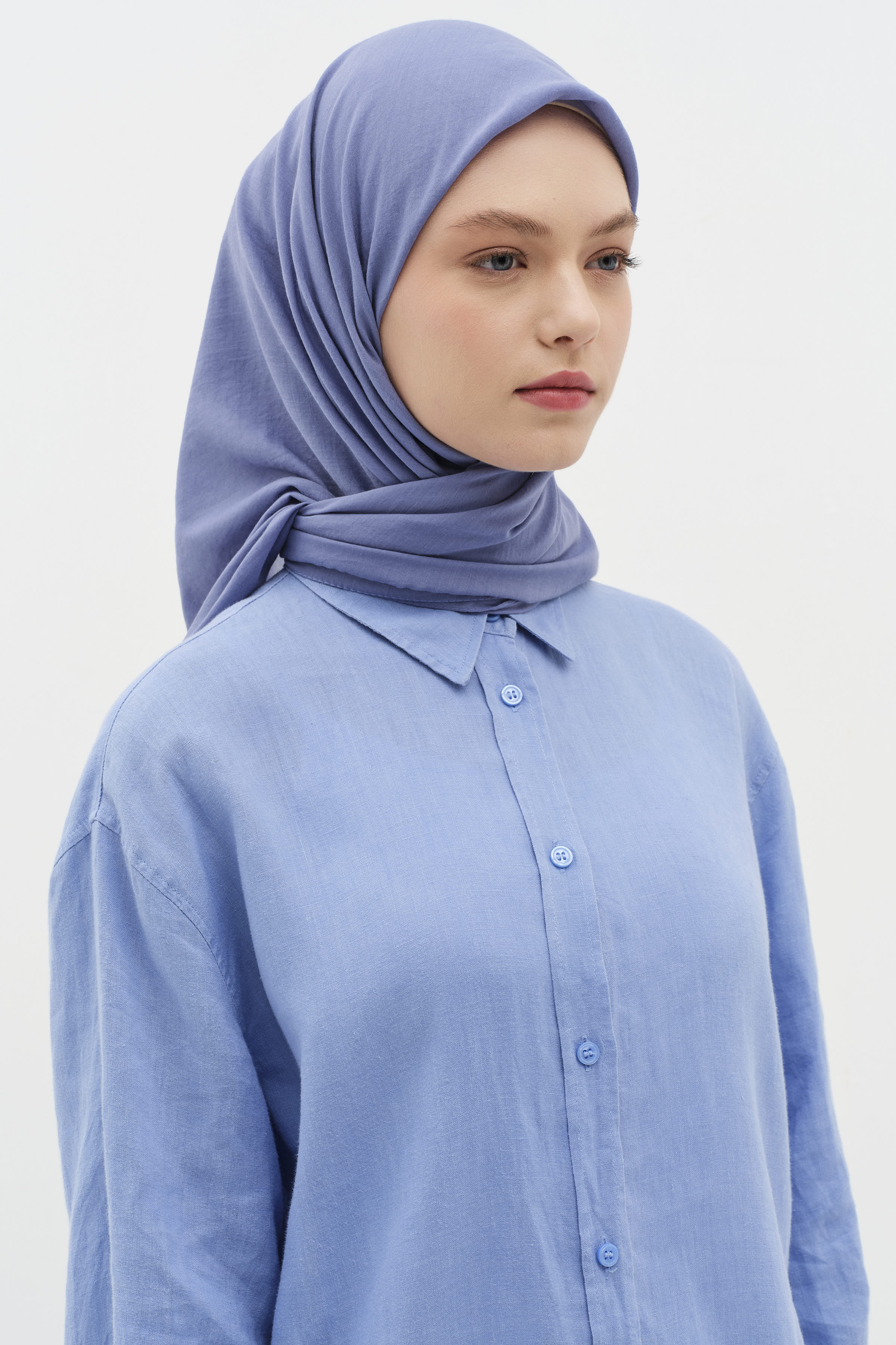 Düz Renk Eşarp - İndigo TUGBA