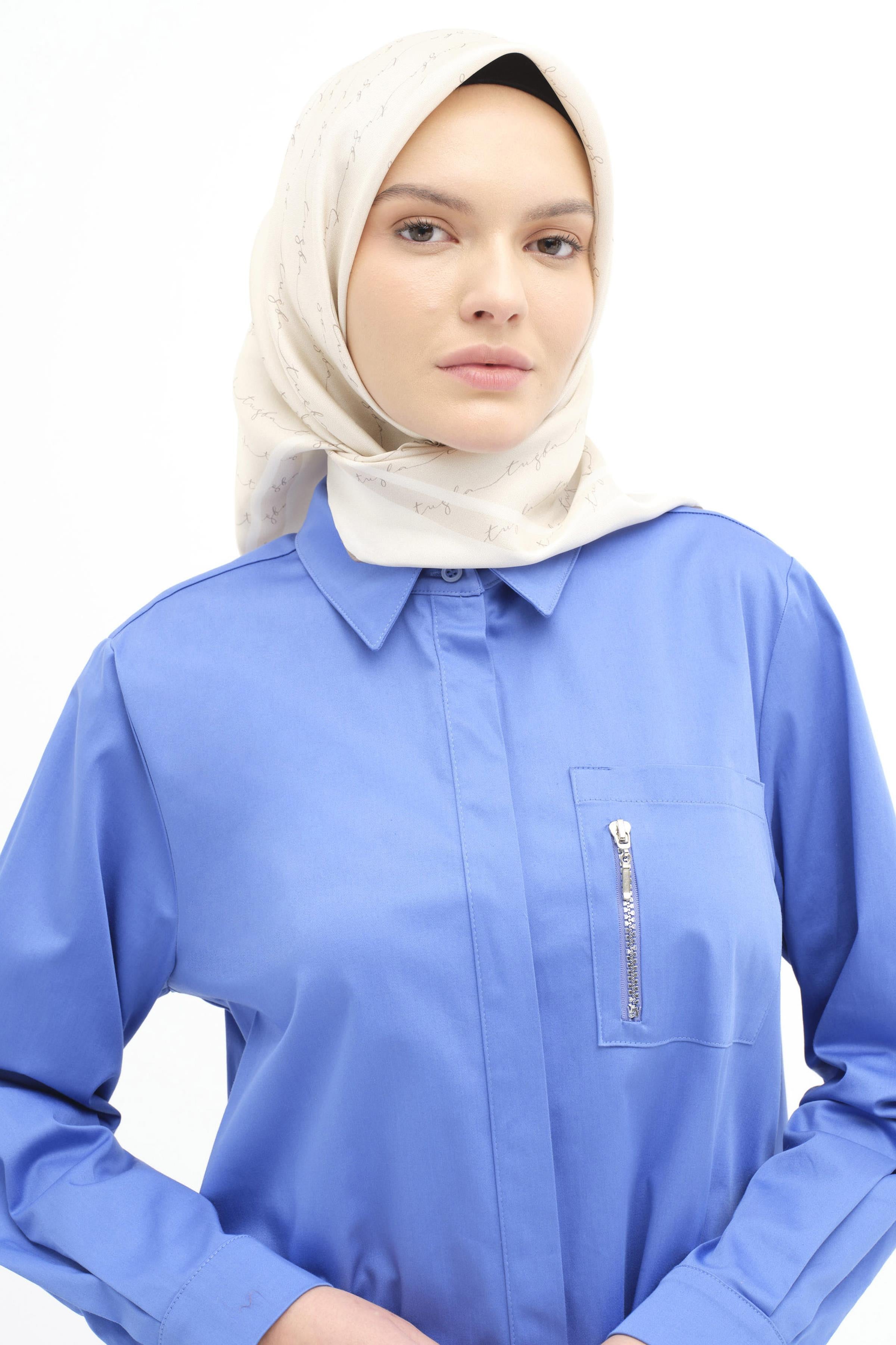 El Yazı Desenli Twill İpek Eşarp - Bej TUGBA