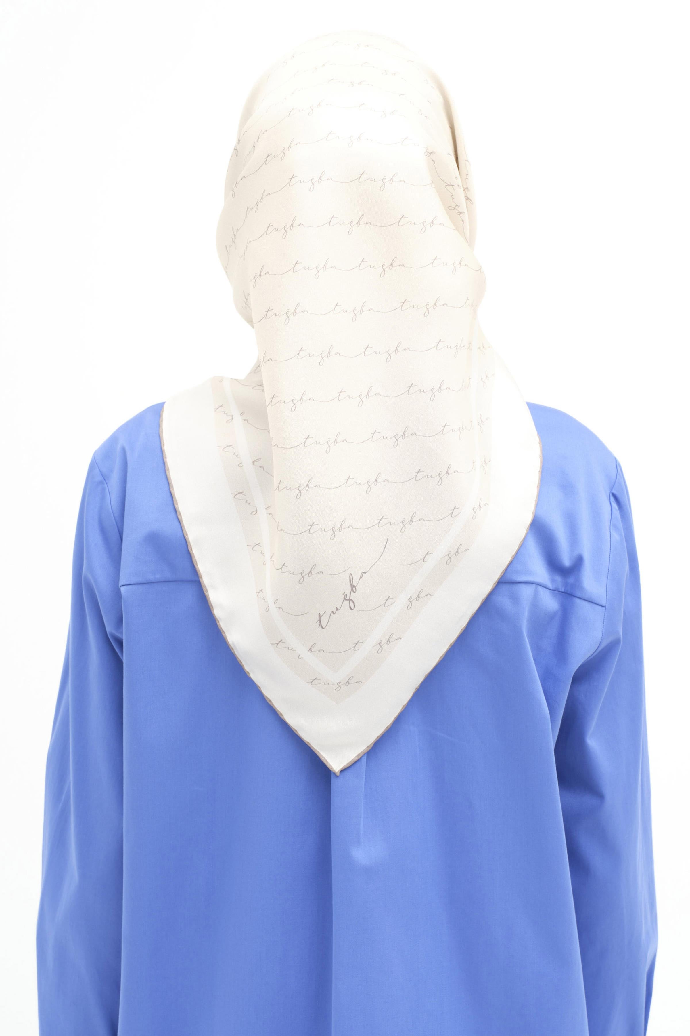 El Yazı Desenli Twill İpek Eşarp - Bej TUGBA