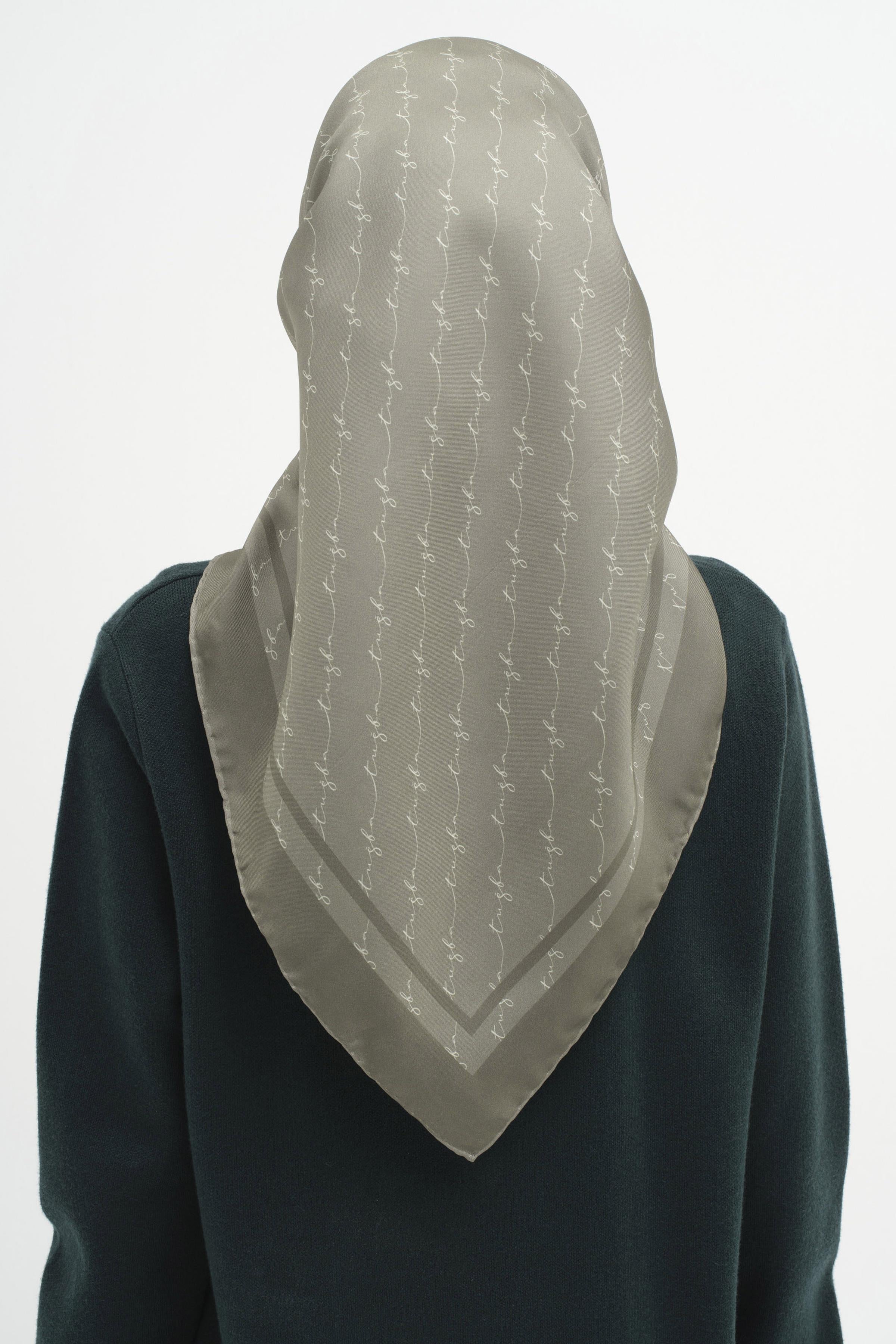 El Yazı Desenli Twill İpek Eşarp - Çağla TUGBA