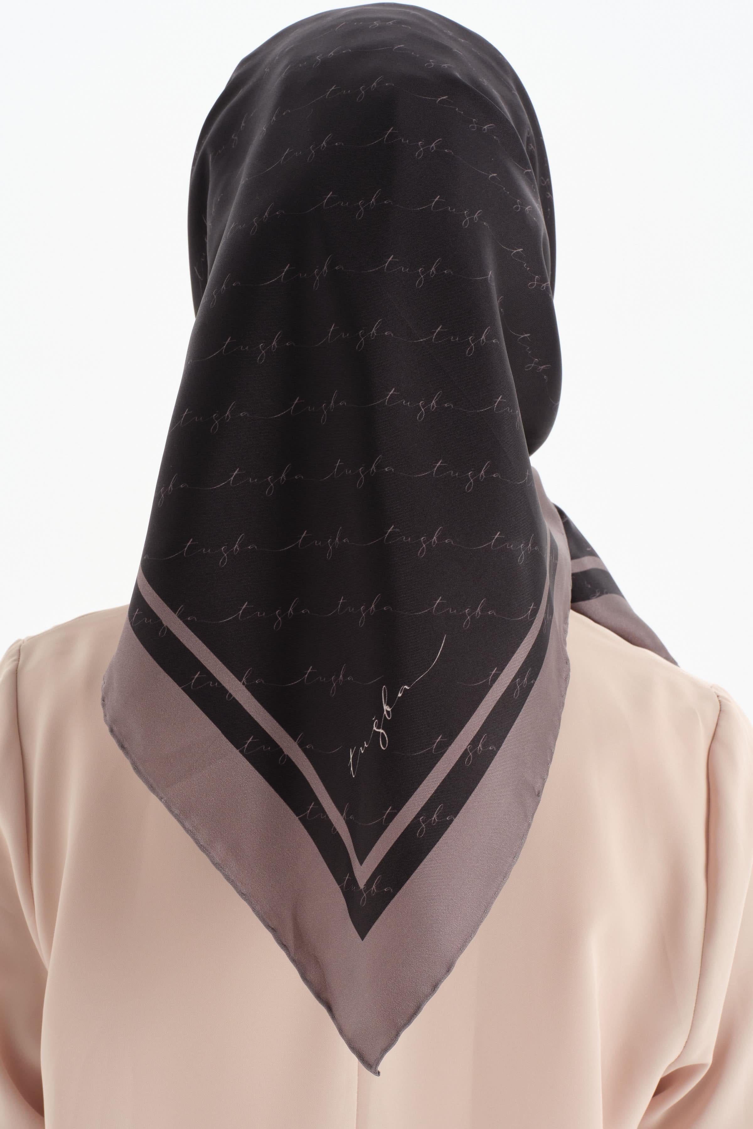 El Yazı Desenli Twill İpek Eşarp - Siyah TUGBA