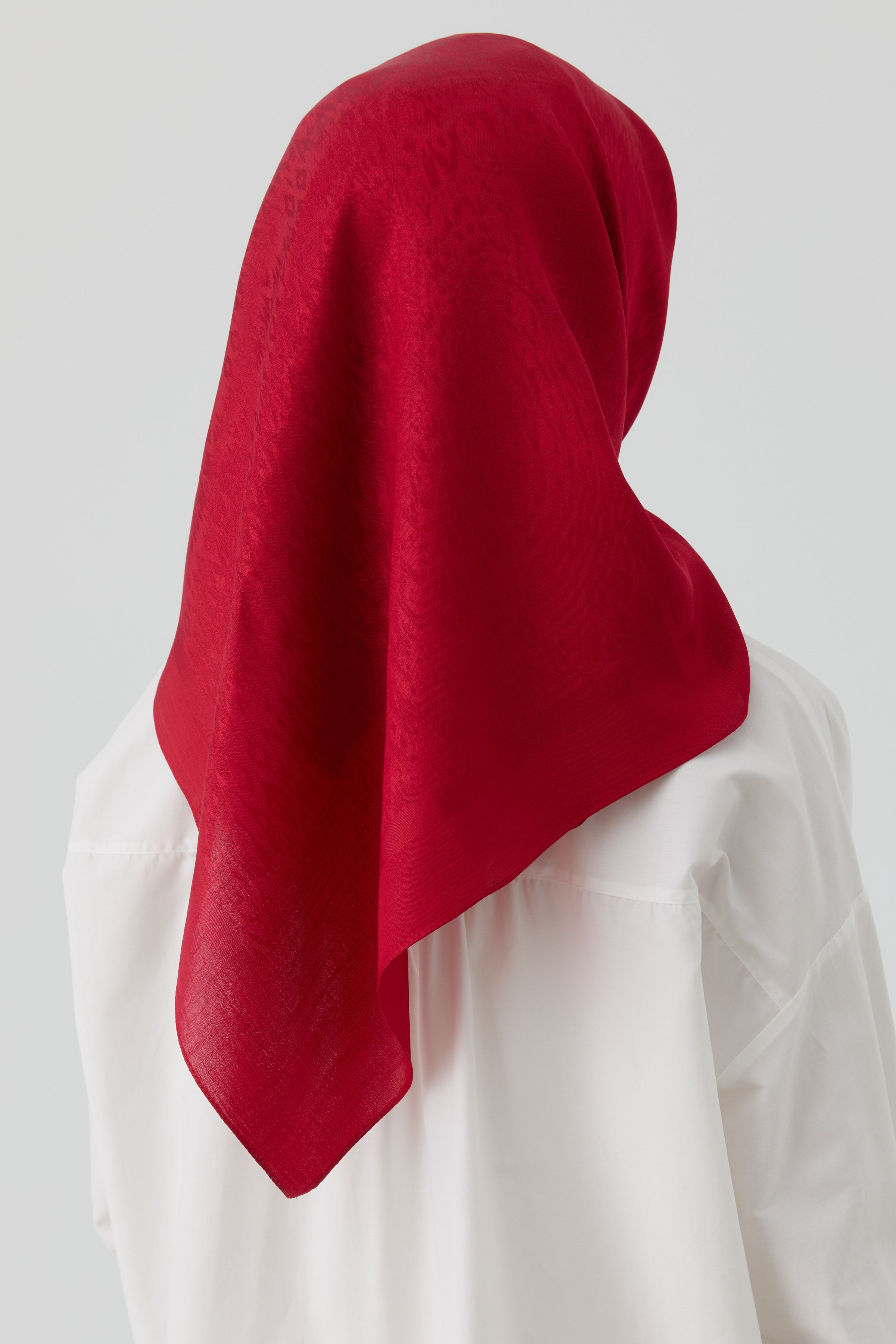 Etnik İkat Desenli Nida Naturel Eşarp - Kırmızı TUGBA