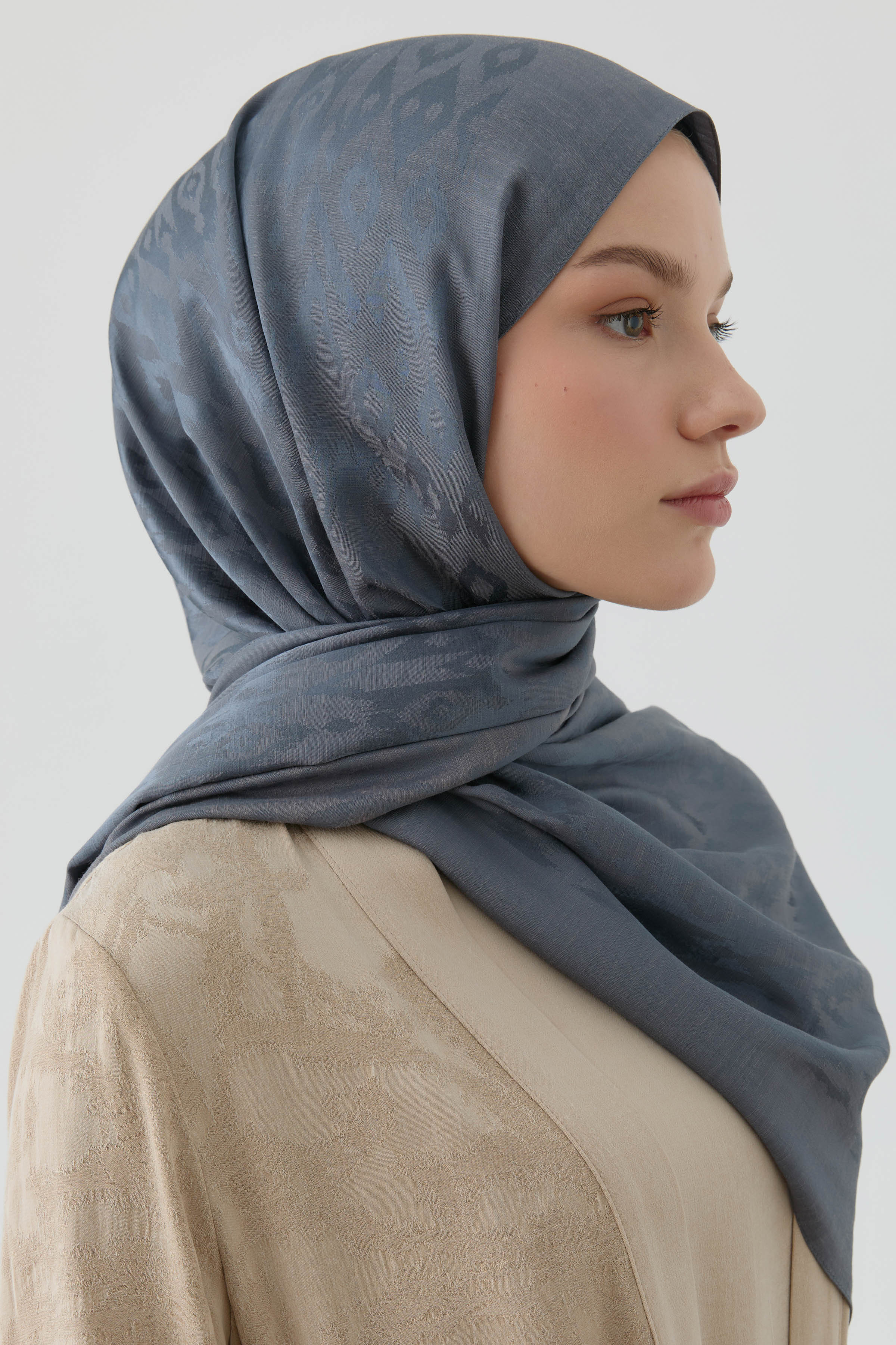 Etnik İkat Desenli Nida Naturel Şal - Füme TUGBA