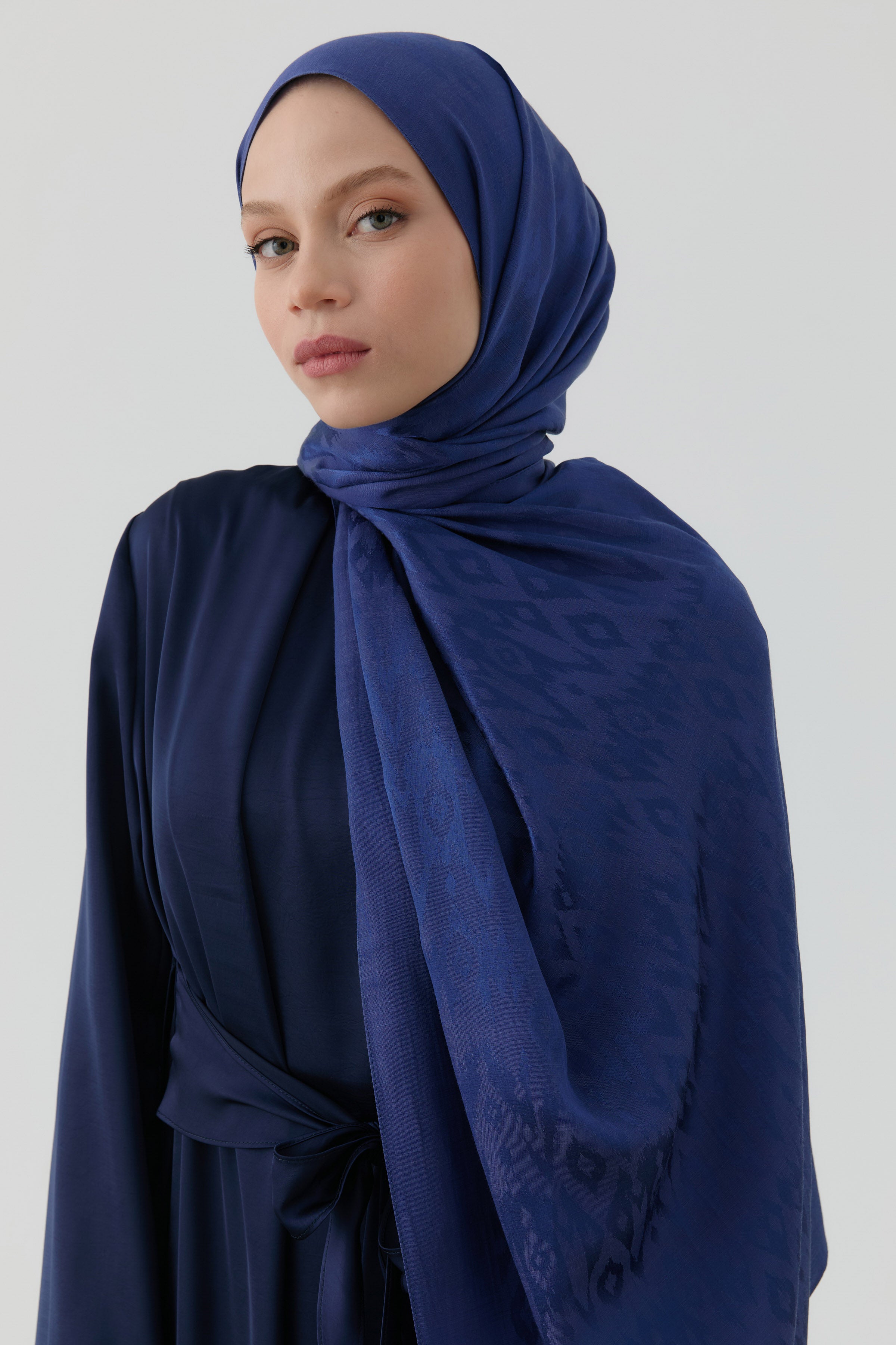 Etnik İkat Desenli Nida Naturel Şal - Lacivert TUGBA