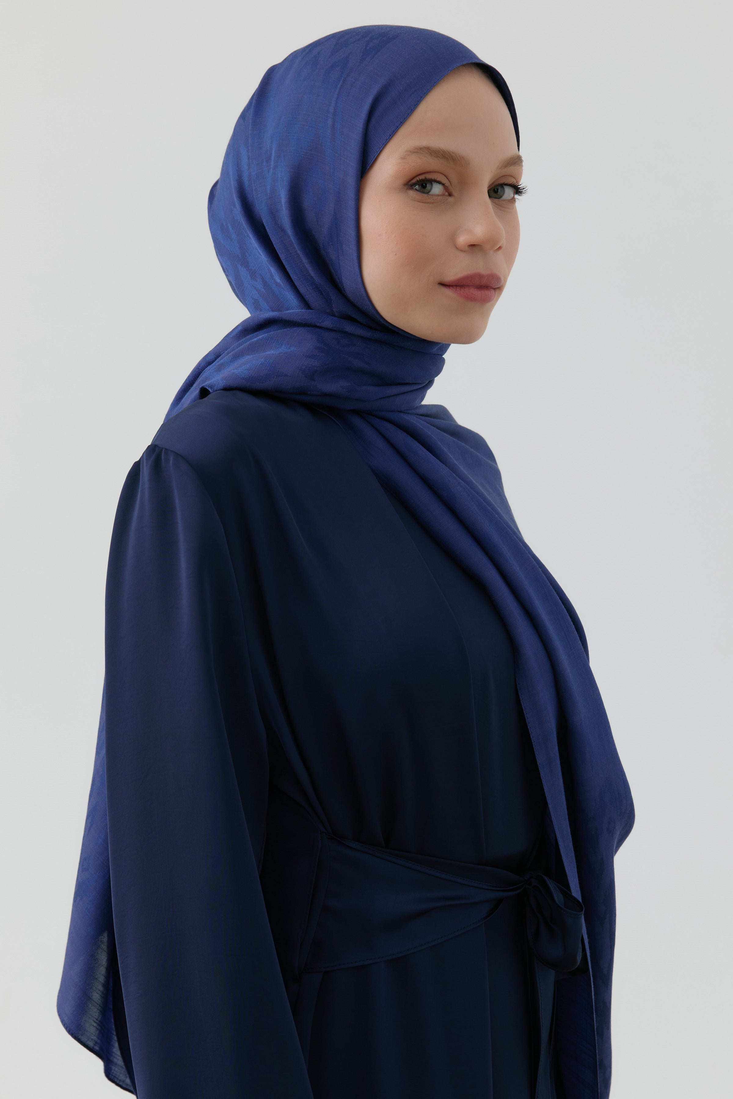 Etnik İkat Desenli Nida Naturel Şal - Lacivert TUGBA