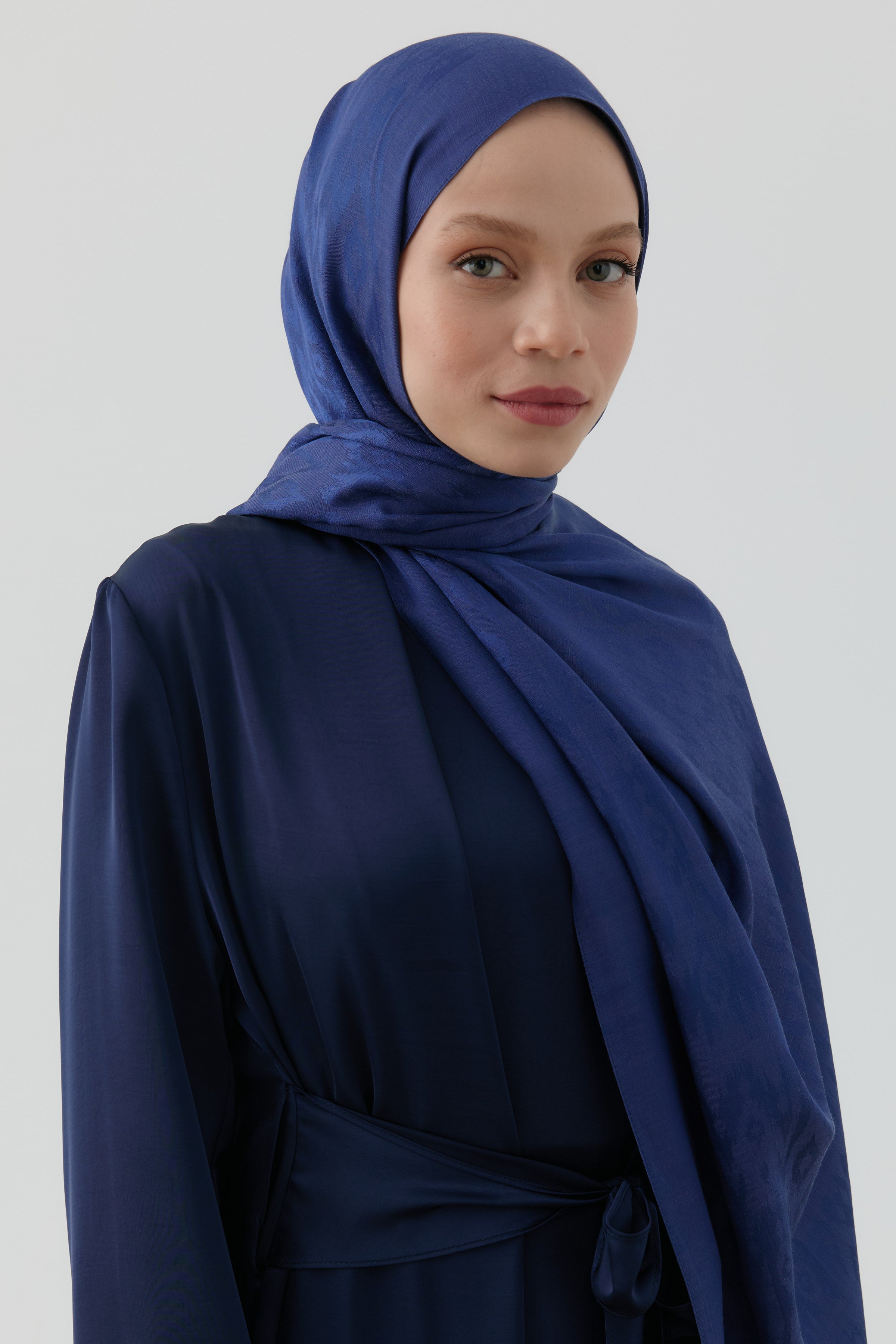 Etnik İkat Desenli Nida Naturel Şal - Lacivert TUGBA