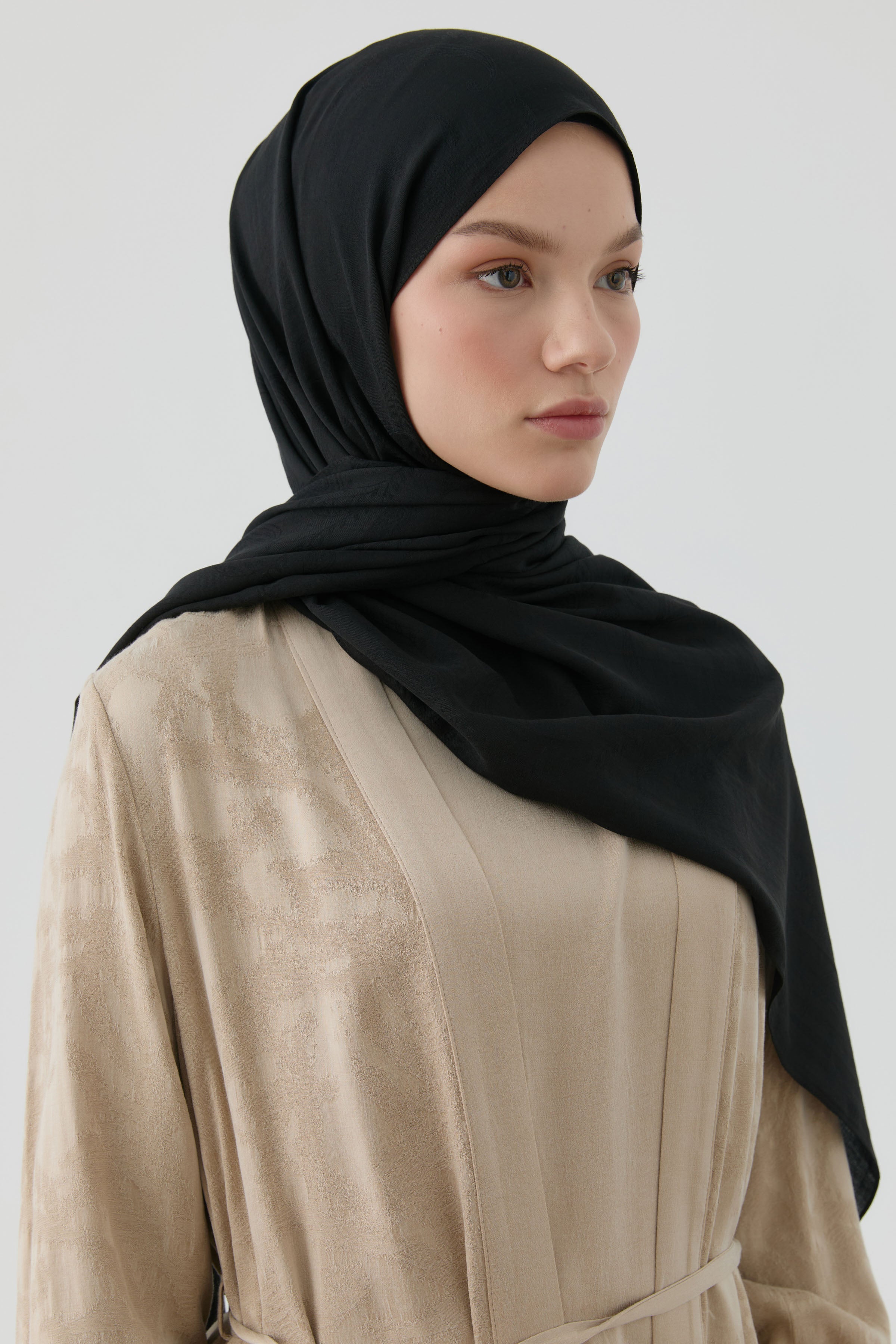 Etnik İkat Desenli Nida Naturel Şal - Siyah TUGBA