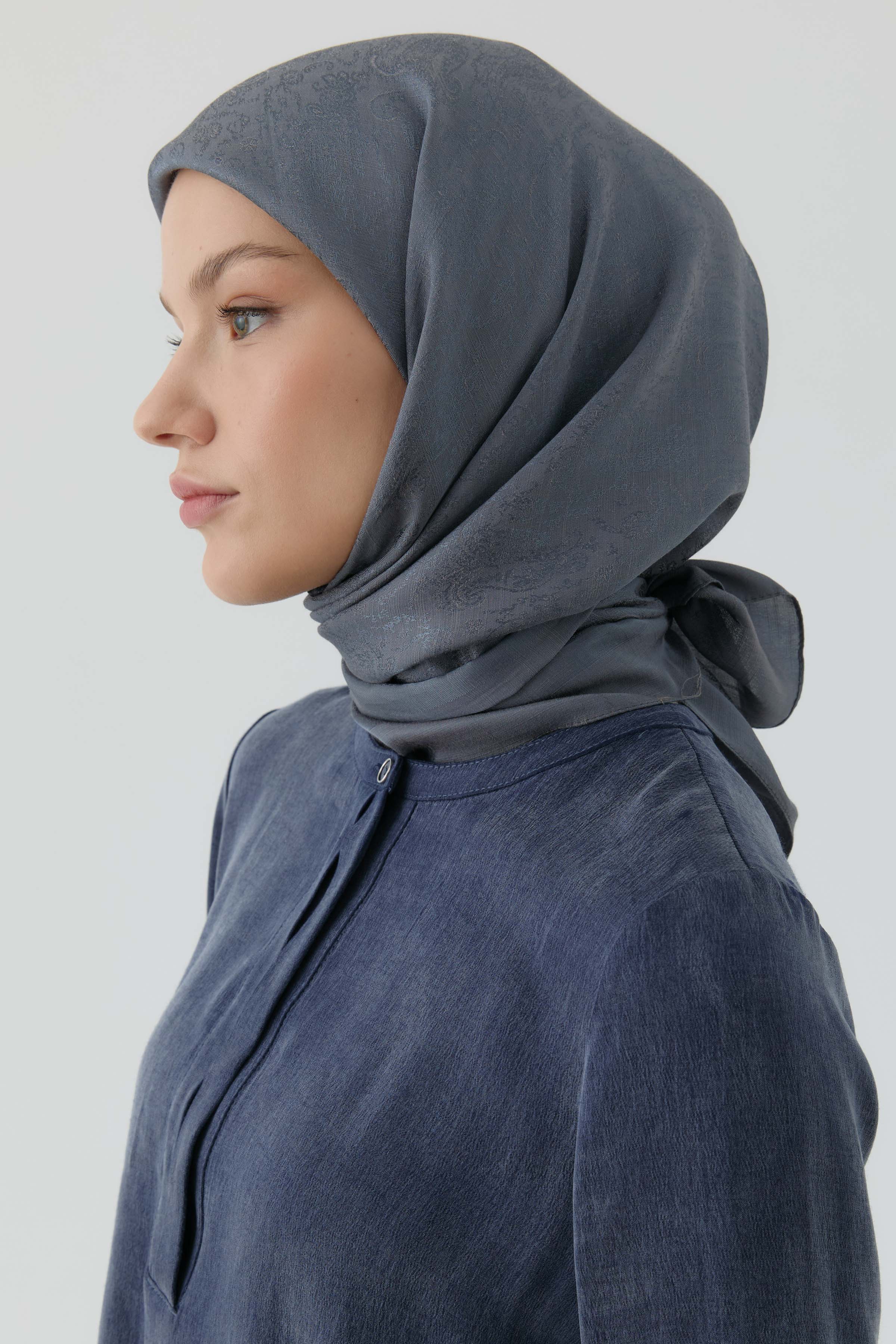 Etnik Şal Desenli Naturel Eşarp - Füme TUGBA