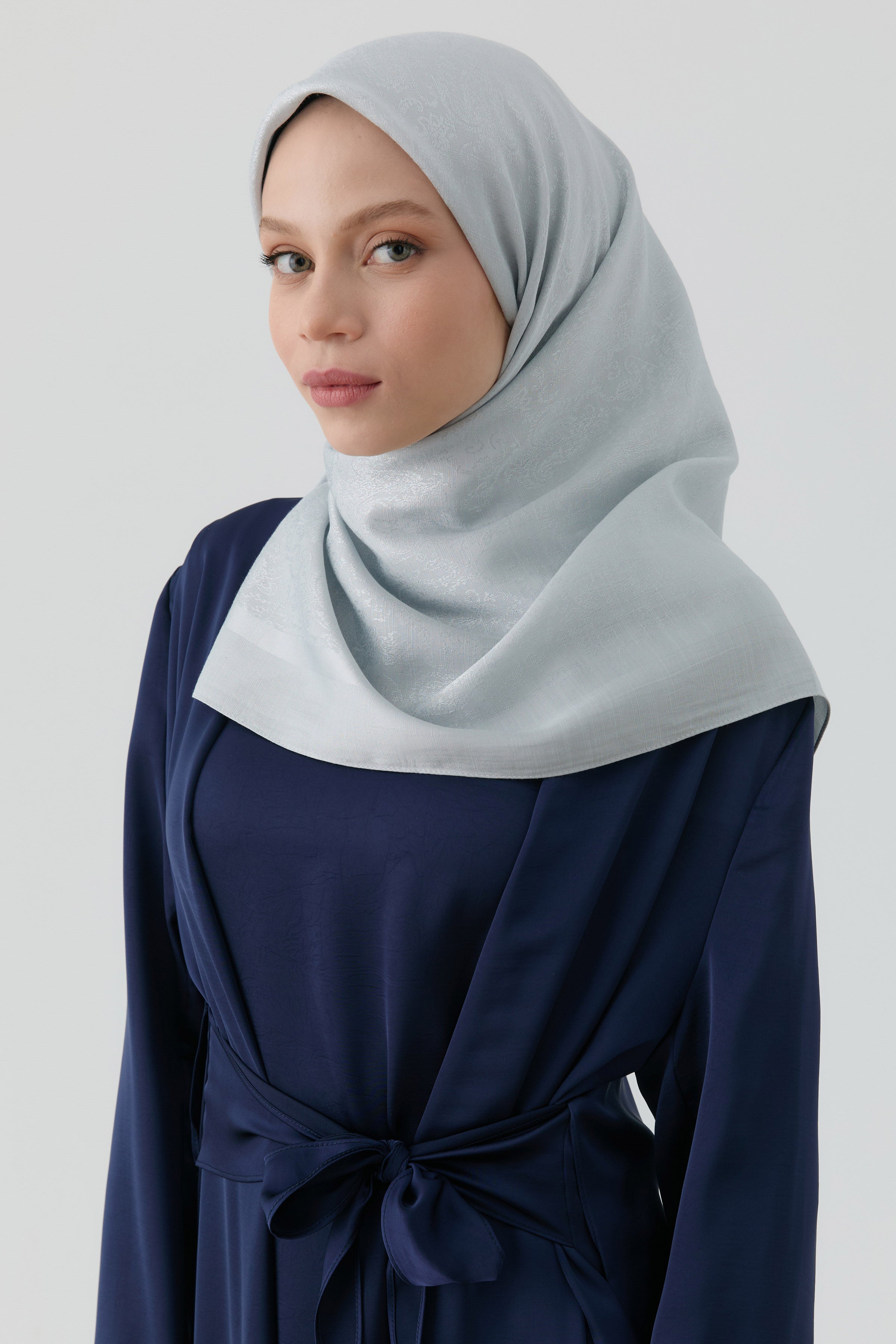 Etnik Şal Desenli Naturel Eşarp - Gümüş TUGBA