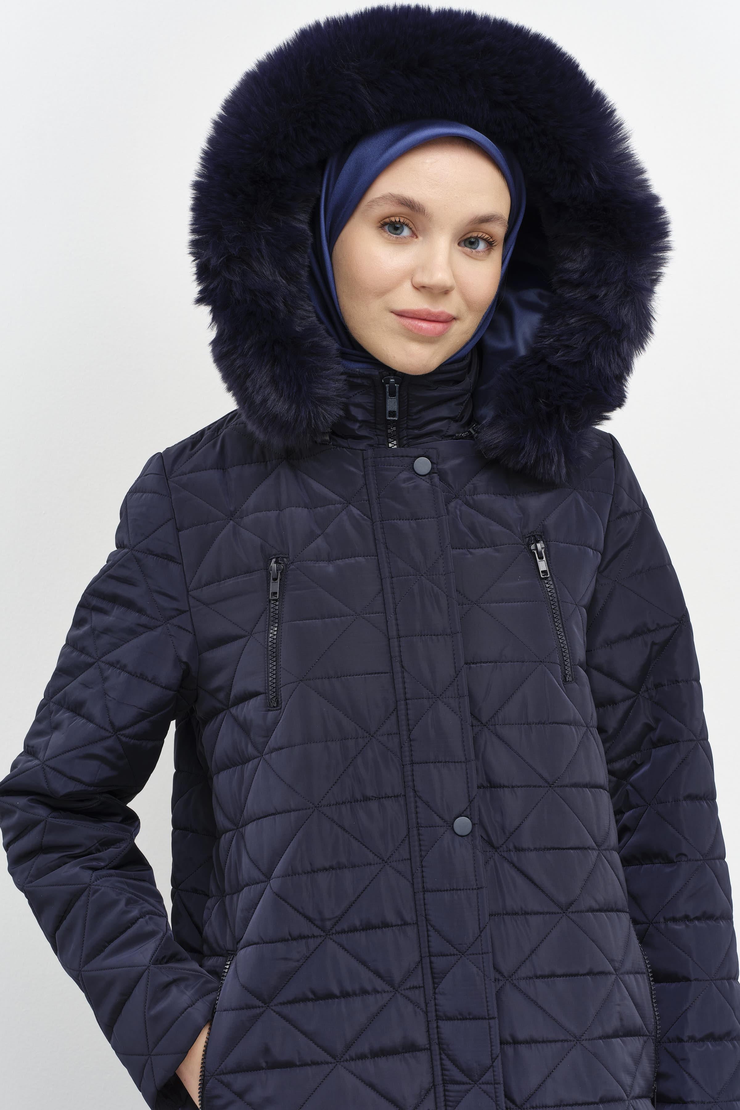 Fermuar Cep Detaylı Kapüşonlu Kapitone Manto - İndigo TUGBA