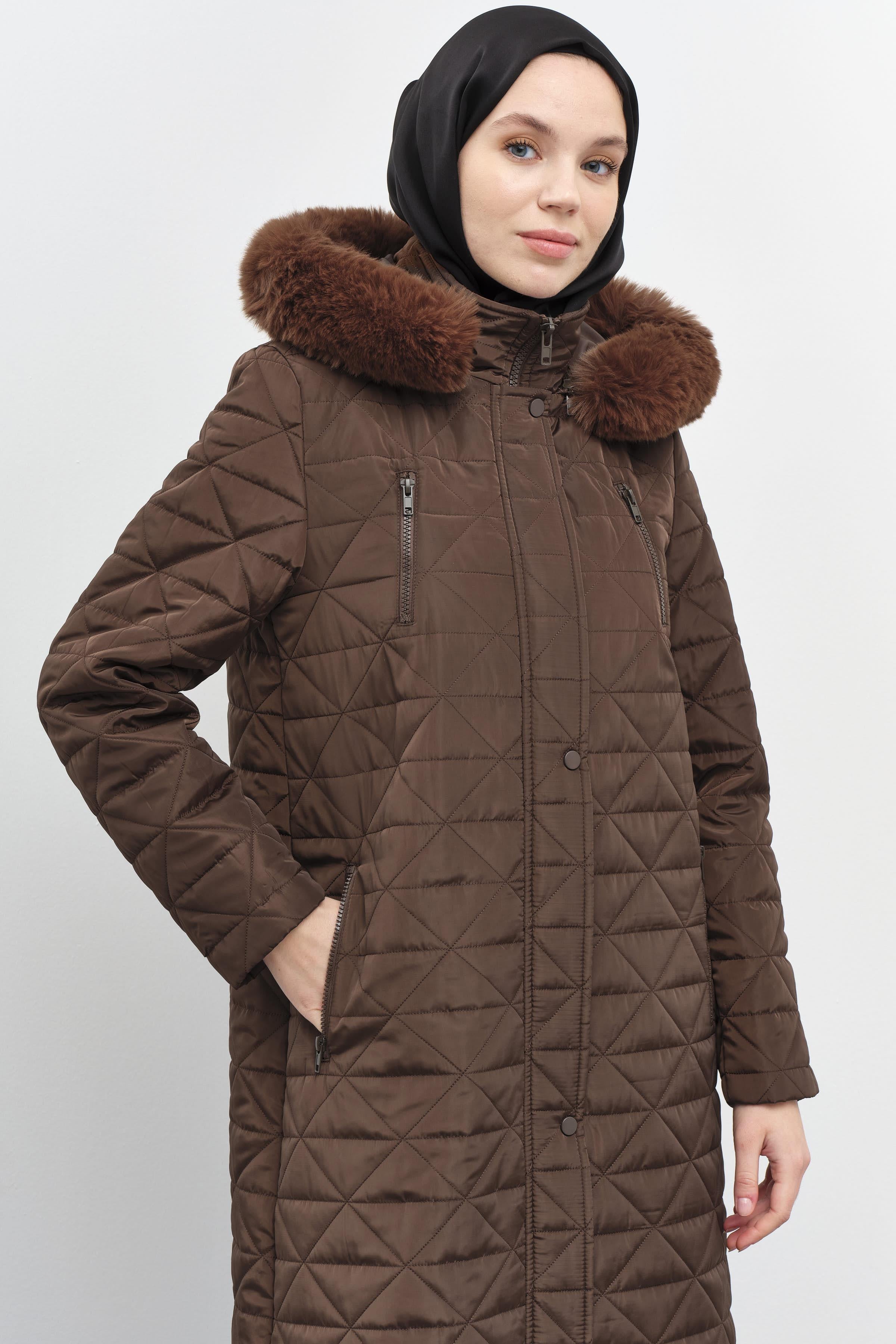 Fermuar Cep Detaylı Kapüşonlu Kapitone Manto - Kahve TUGBA