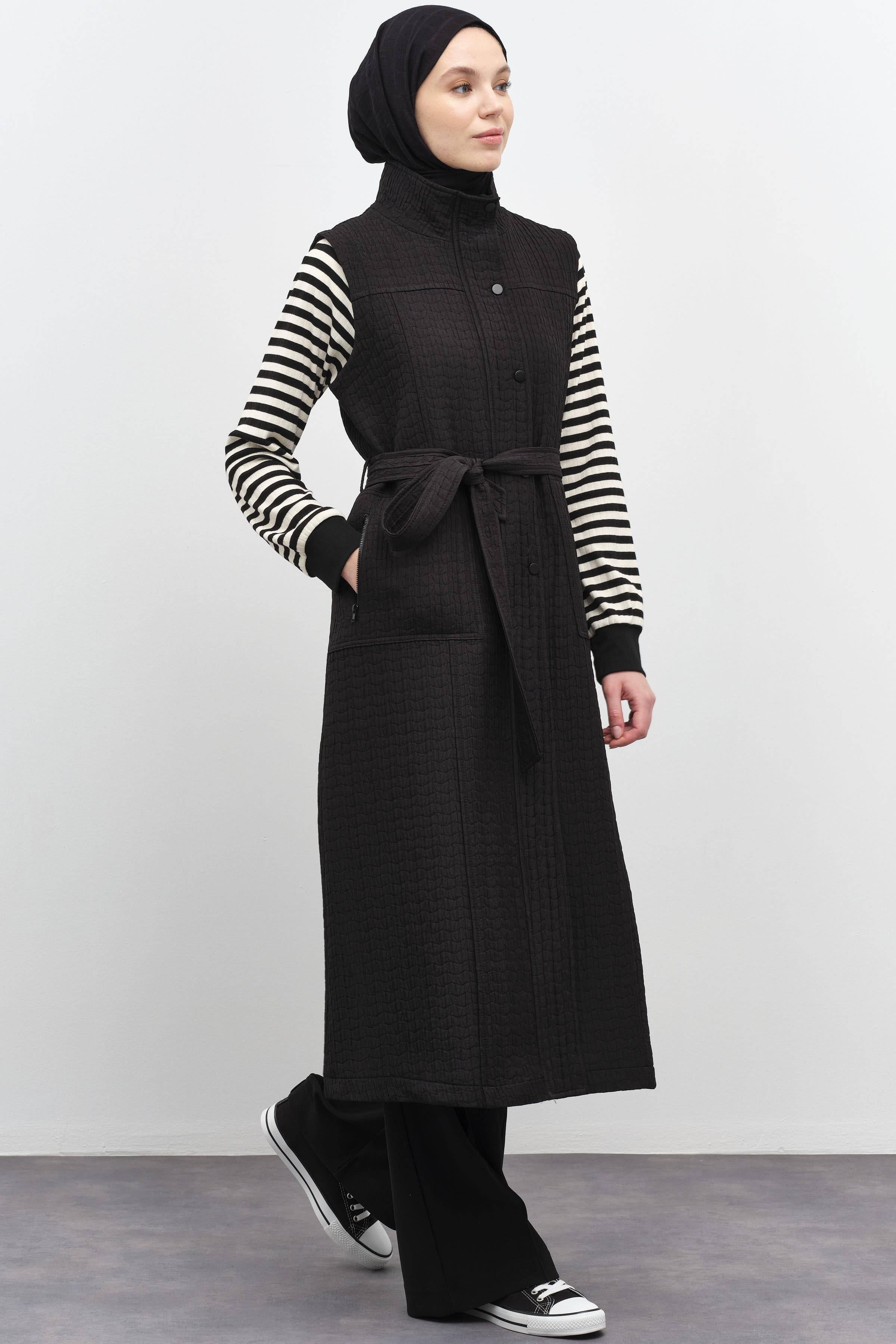 Fermuar Kapamalı Cepli Yelek - Siyah TUGBA