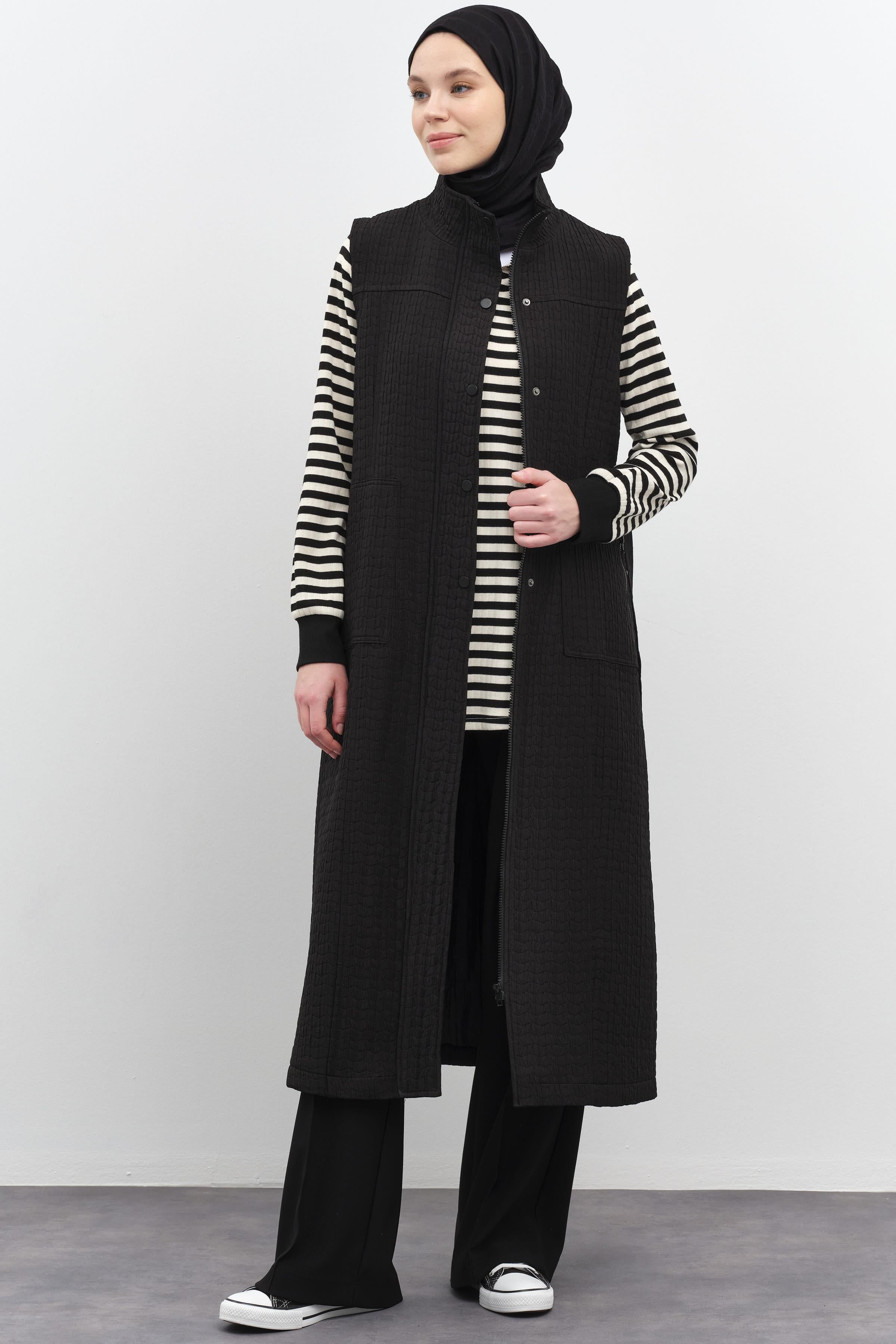 Fermuar Kapamalı Cepli Yelek - Siyah TUGBA