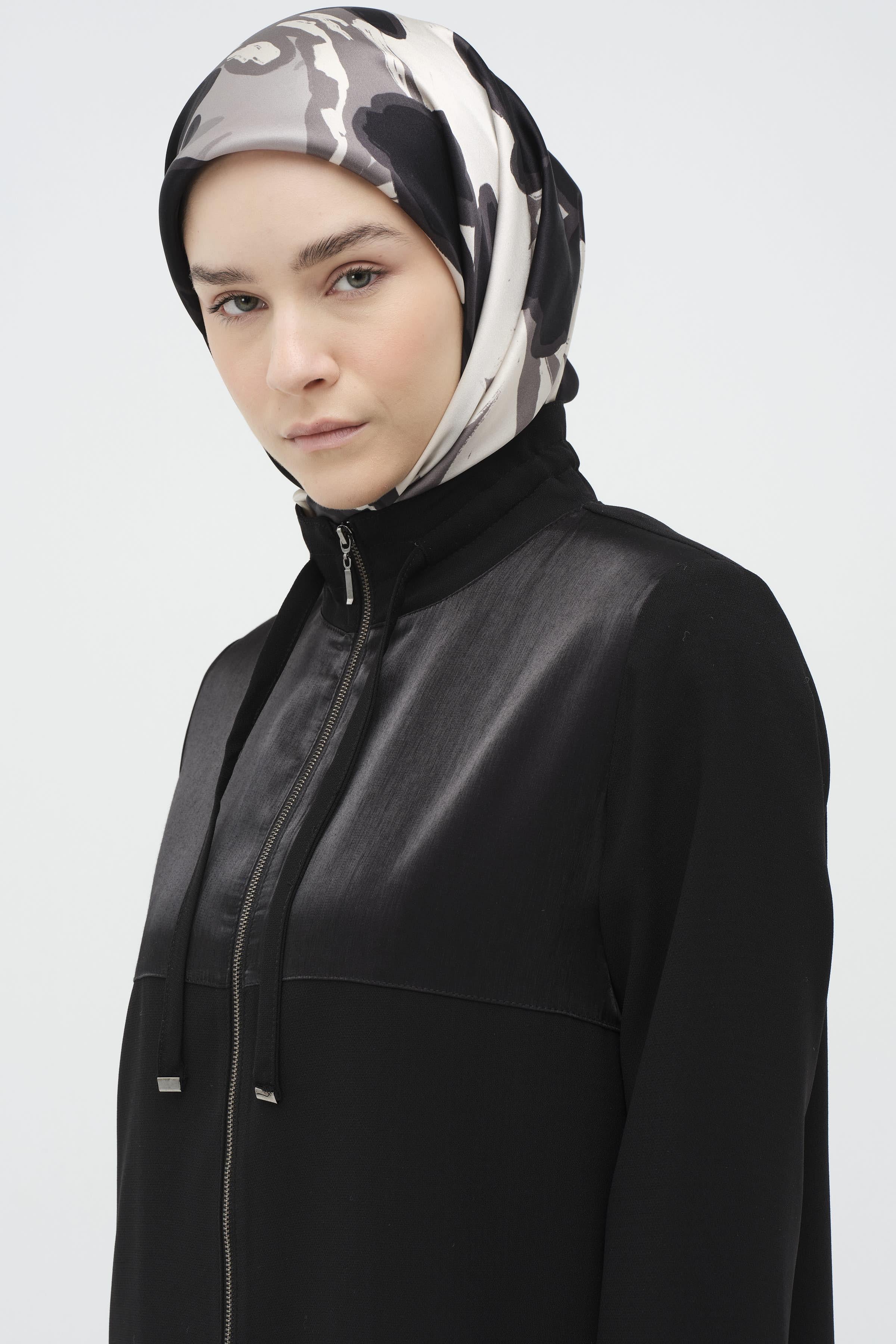 Fermuar Kapamalı Garnili Ferace - Siyah TUGBA