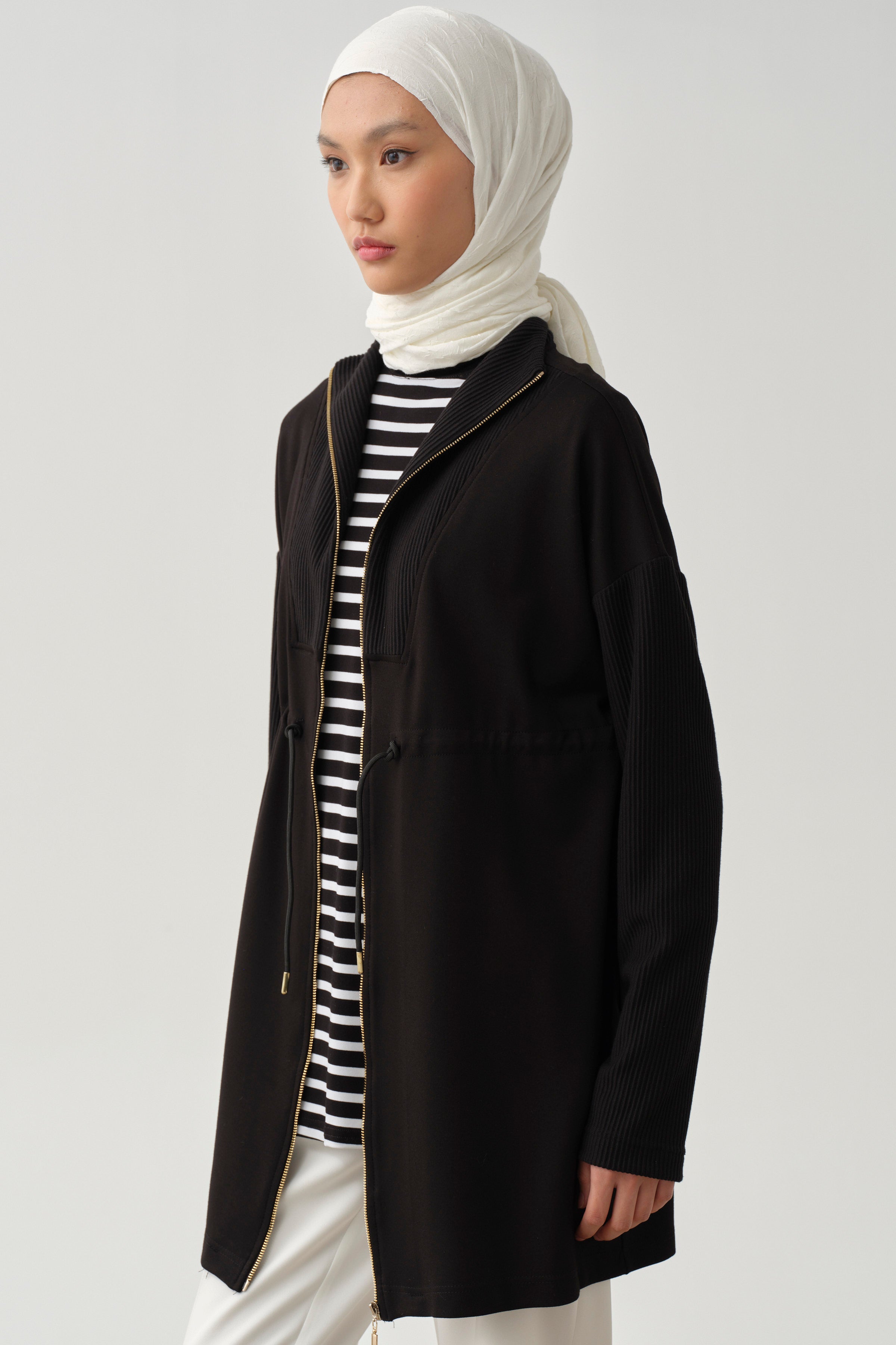 Fermuar Kapamalı Garnili Sweat - Siyah TUGBA