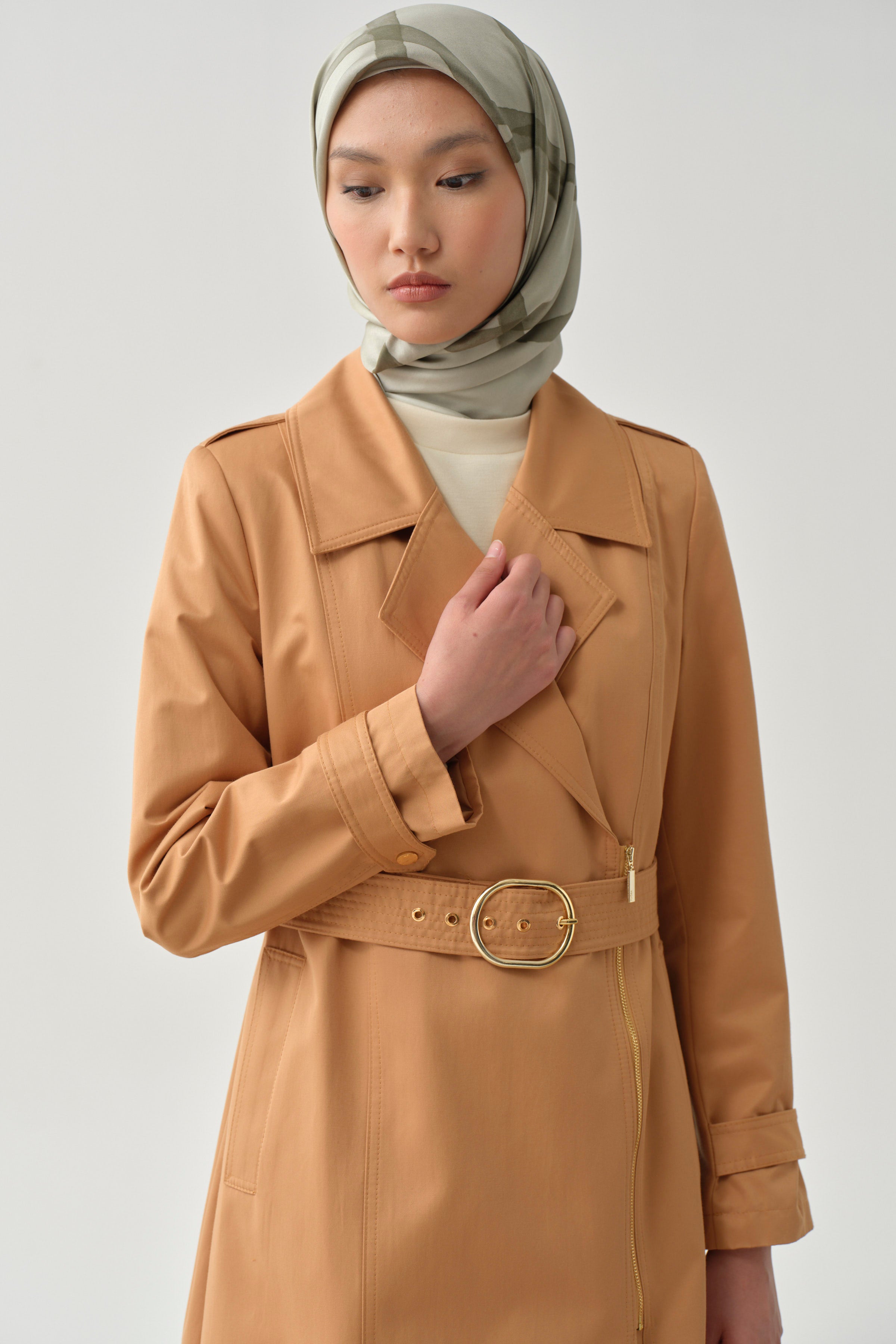 Fermuar Kapamalı Kemerli Trençkot - Camel TUGBA