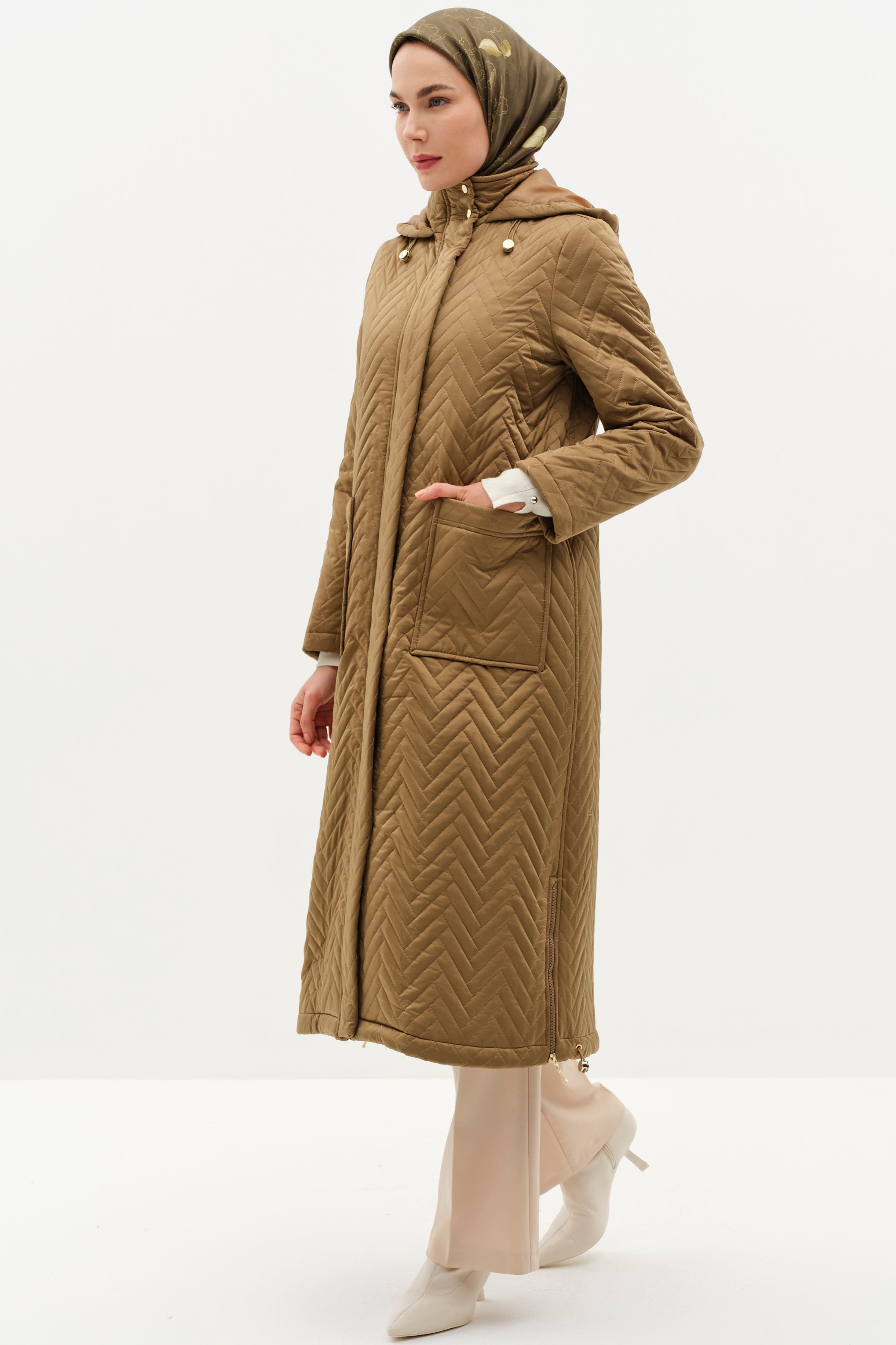 Fermuar Yırtmaçlı Kapitone Kaban - Olive TUĞBA