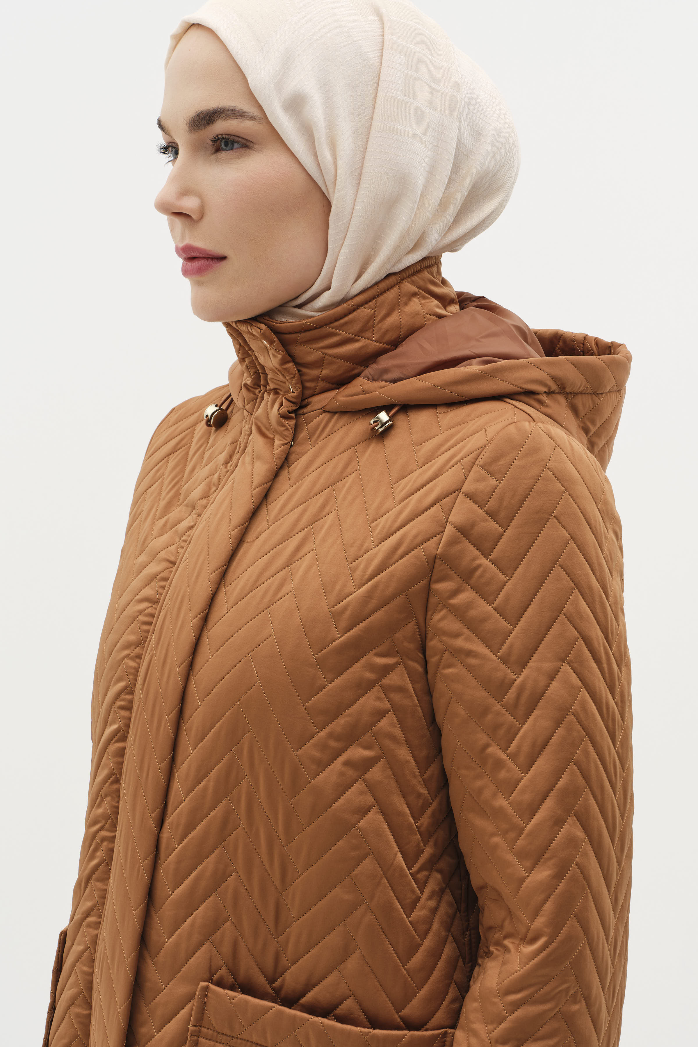 Fermuar Yırtmaçlı Kapitone Kaban - Taba TUĞBA