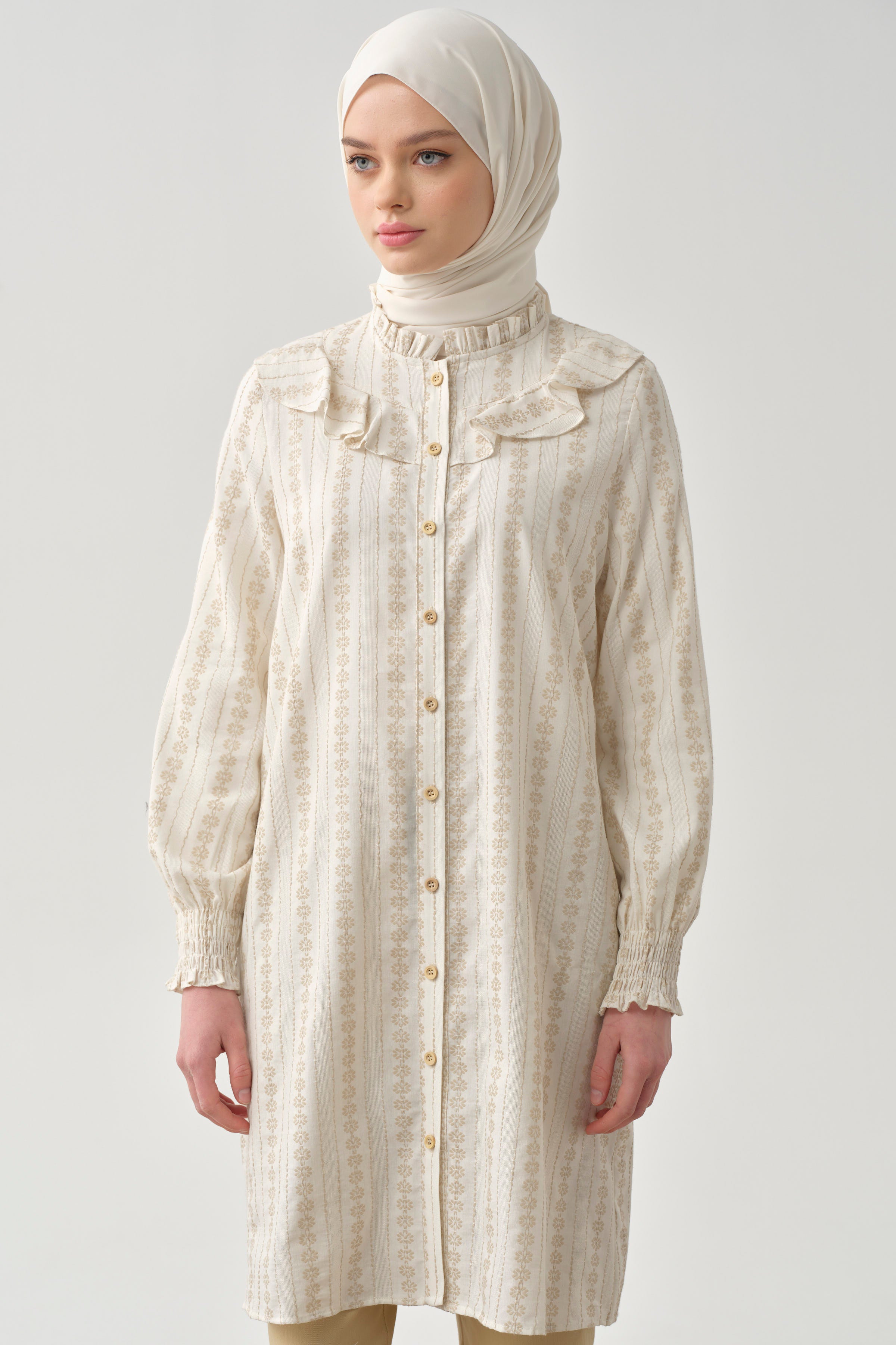 Fırfır Detaylı Bileği Lastikli Tunik - Bej TUGBA