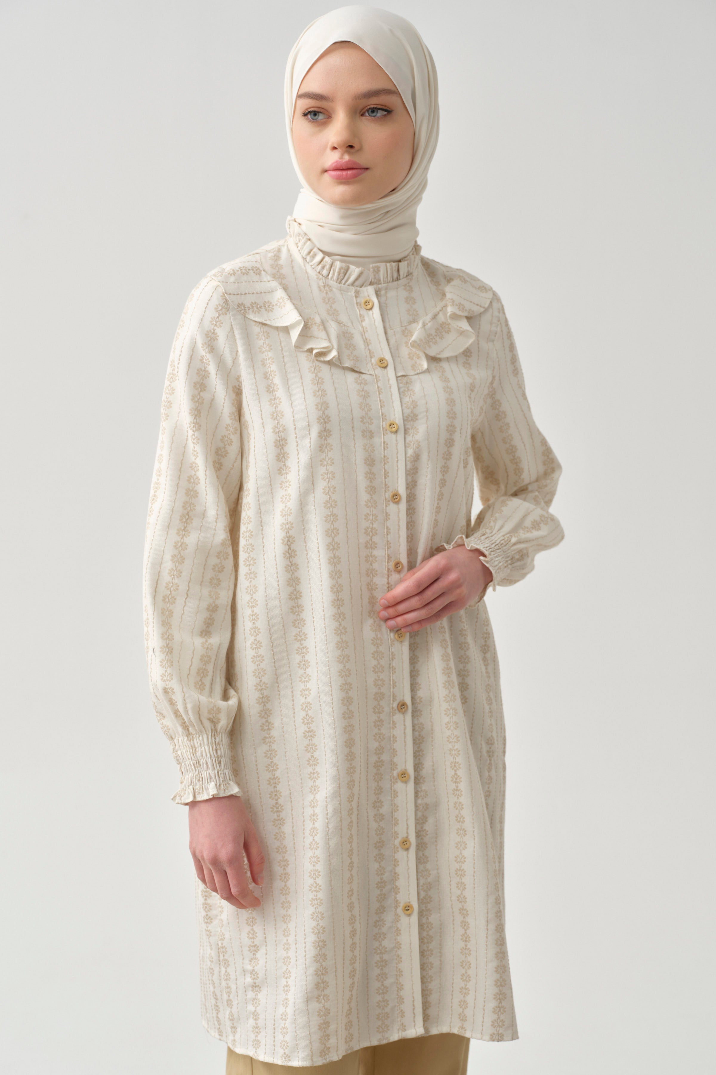 Fırfır Detaylı Bileği Lastikli Tunik - Bej TUGBA