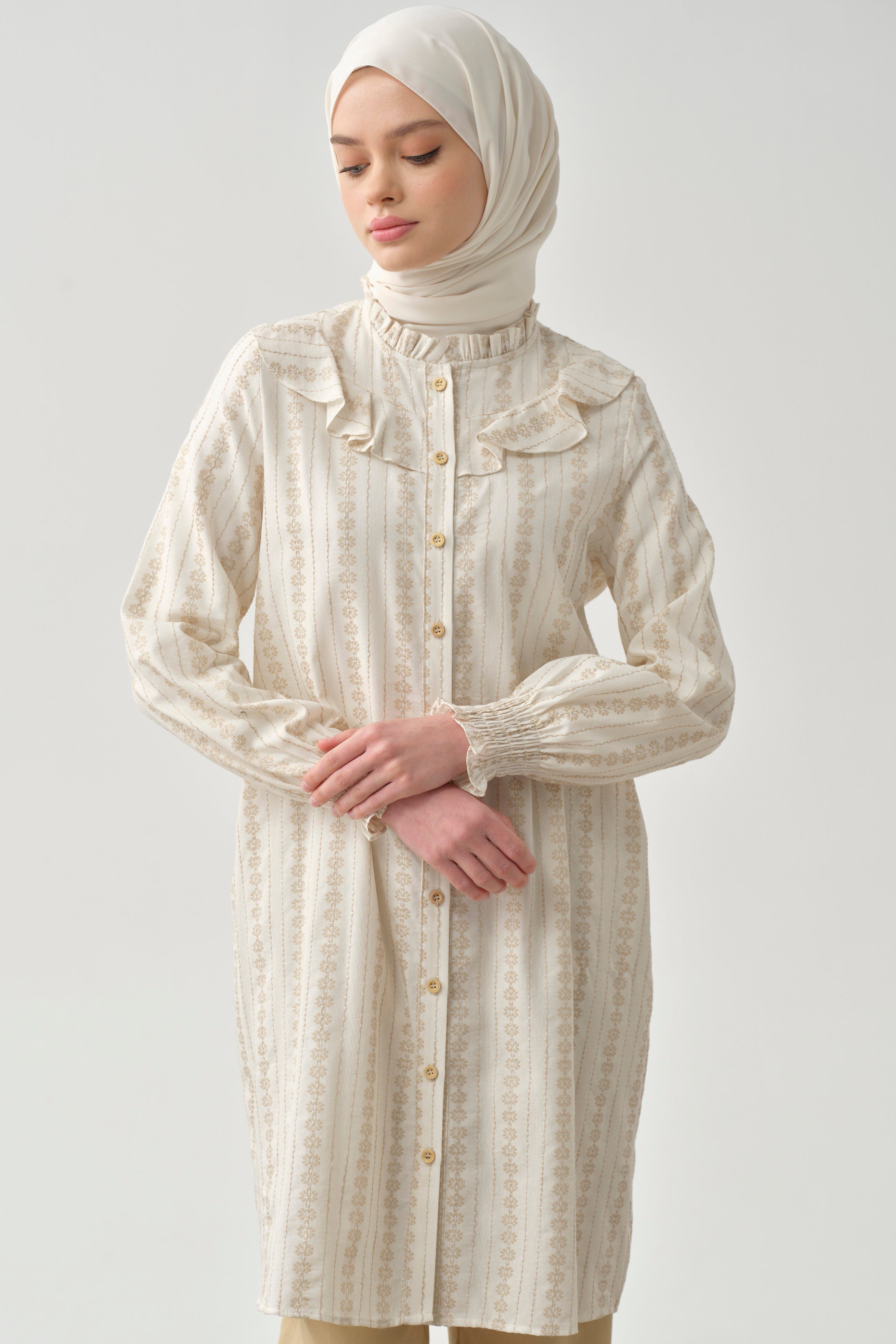 Fırfır Detaylı Bileği Lastikli Tunik - Bej TUGBA