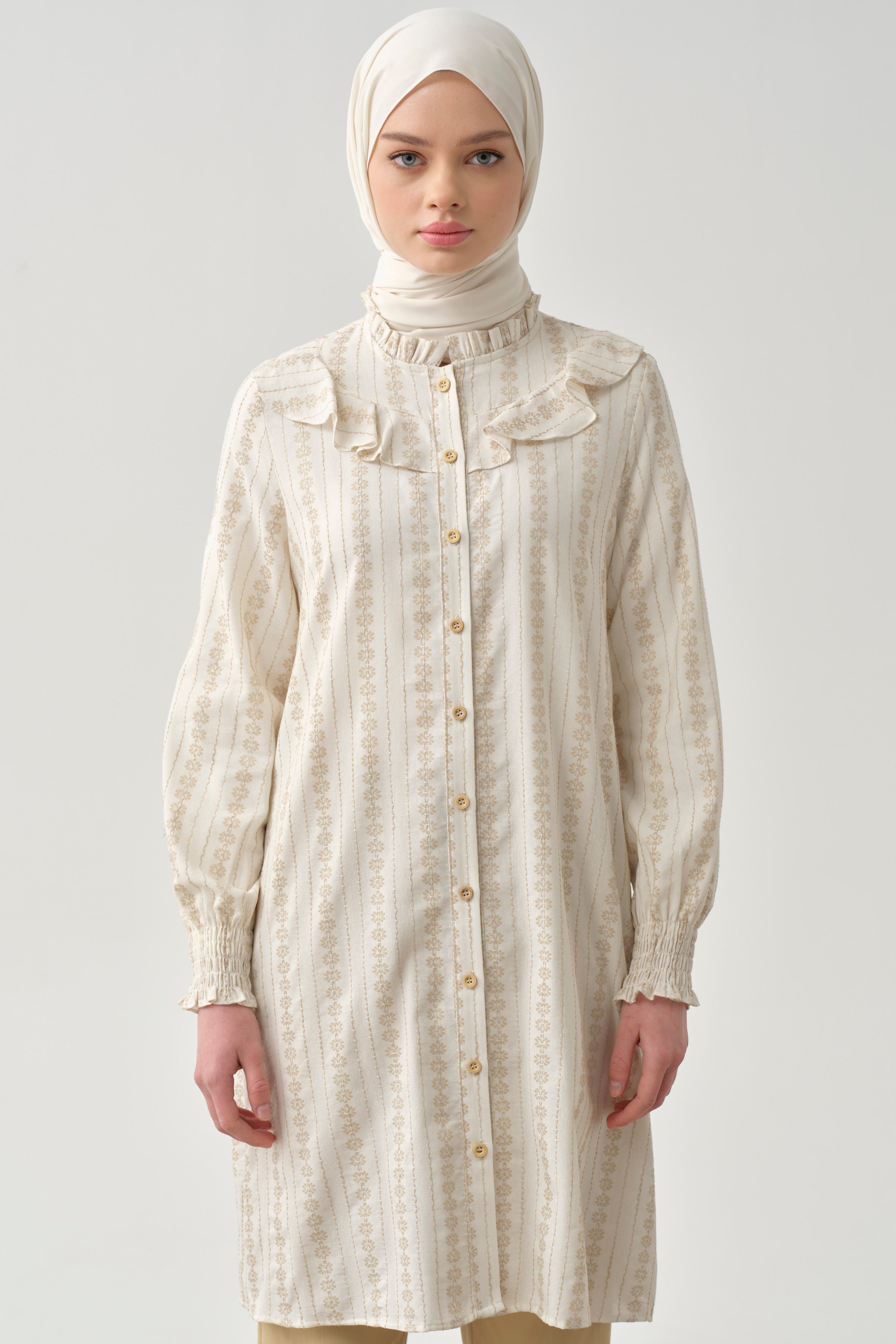 Fırfır Detaylı Bileği Lastikli Tunik - Bej TUGBA