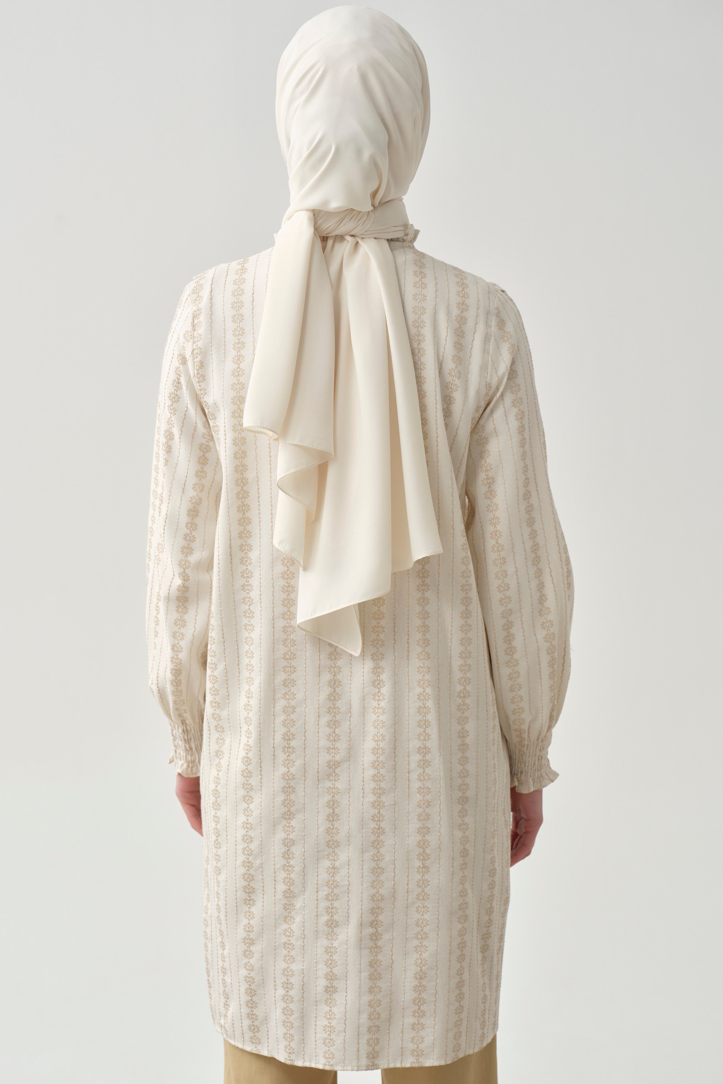 Fırfır Detaylı Bileği Lastikli Tunik - Bej TUGBA