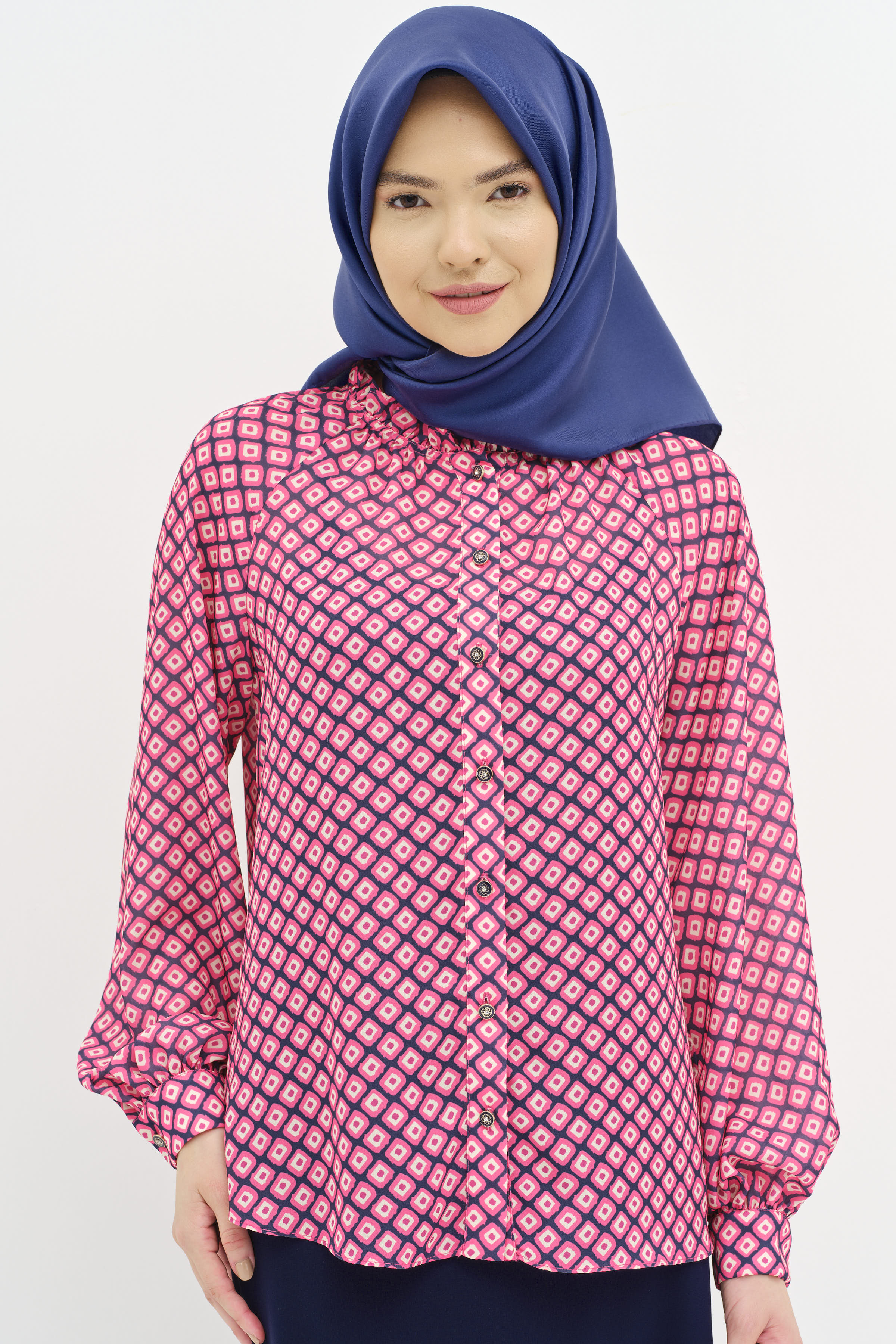 Fırfır Yakalı Büzgülü Desenli Gömlek - Fuşya TUGBA