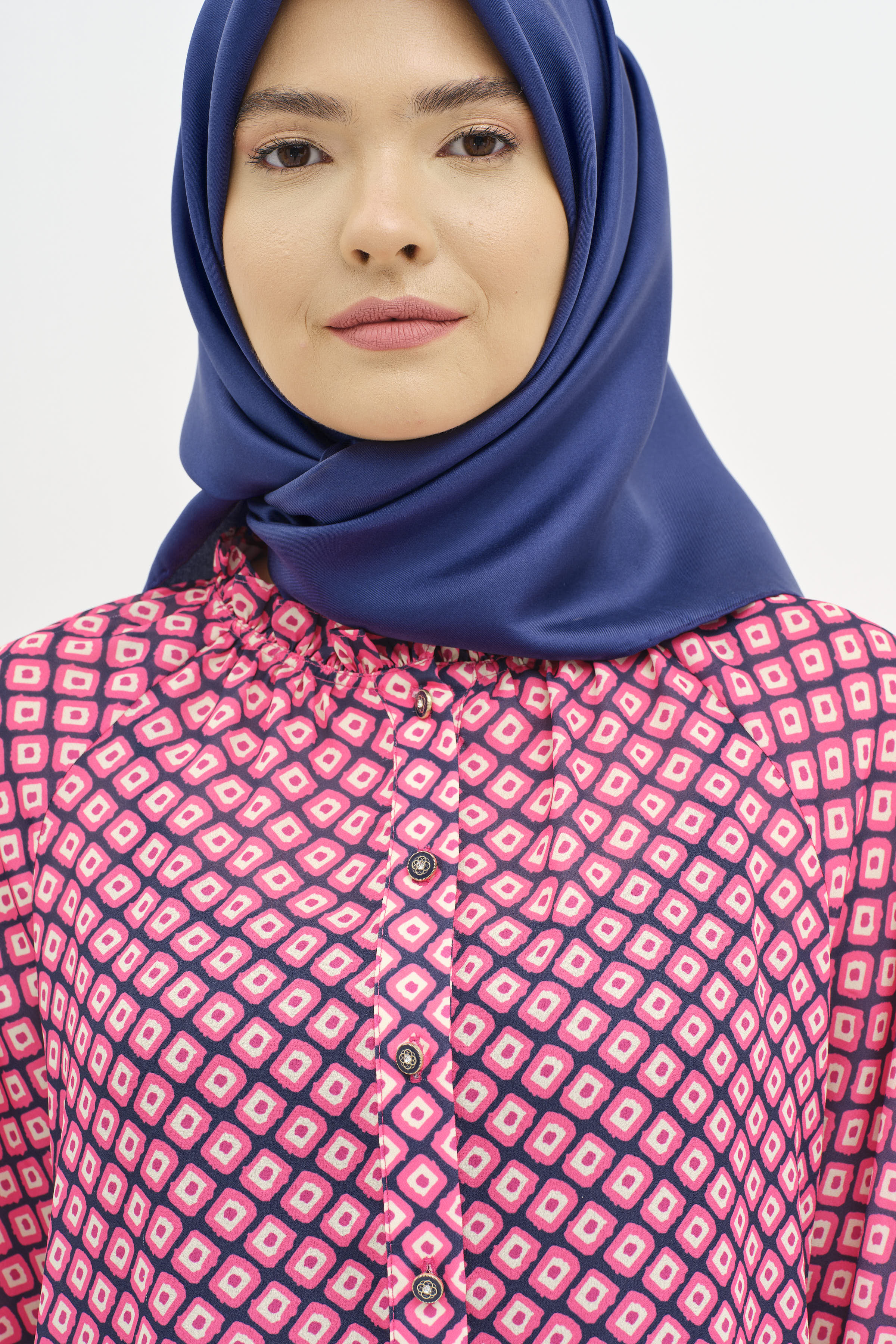 Fırfır Yakalı Büzgülü Desenli Gömlek - Fuşya TUGBA