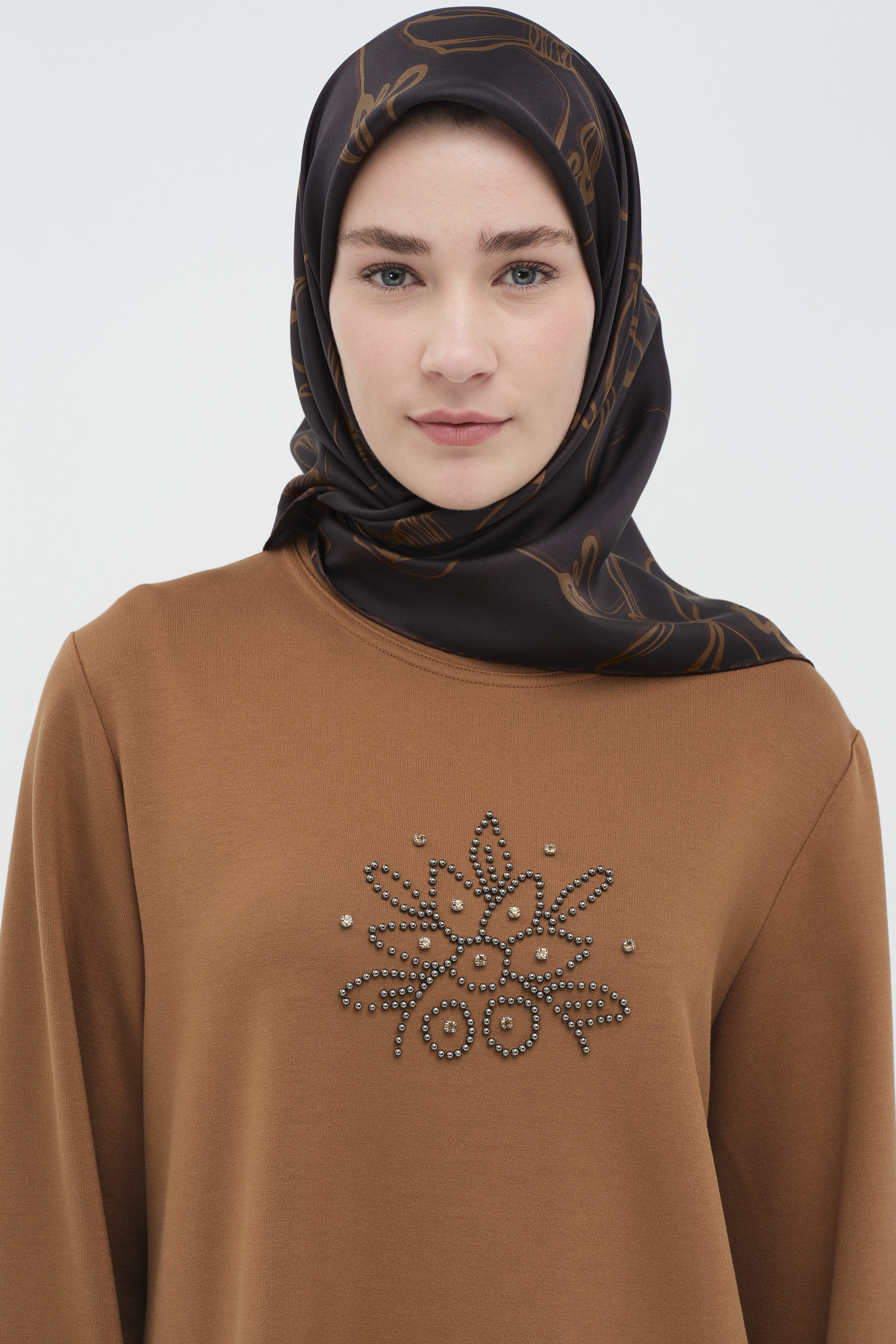 Fiyonk Desenli Twill İpek Eşarp - Acı Kahve TUGBA