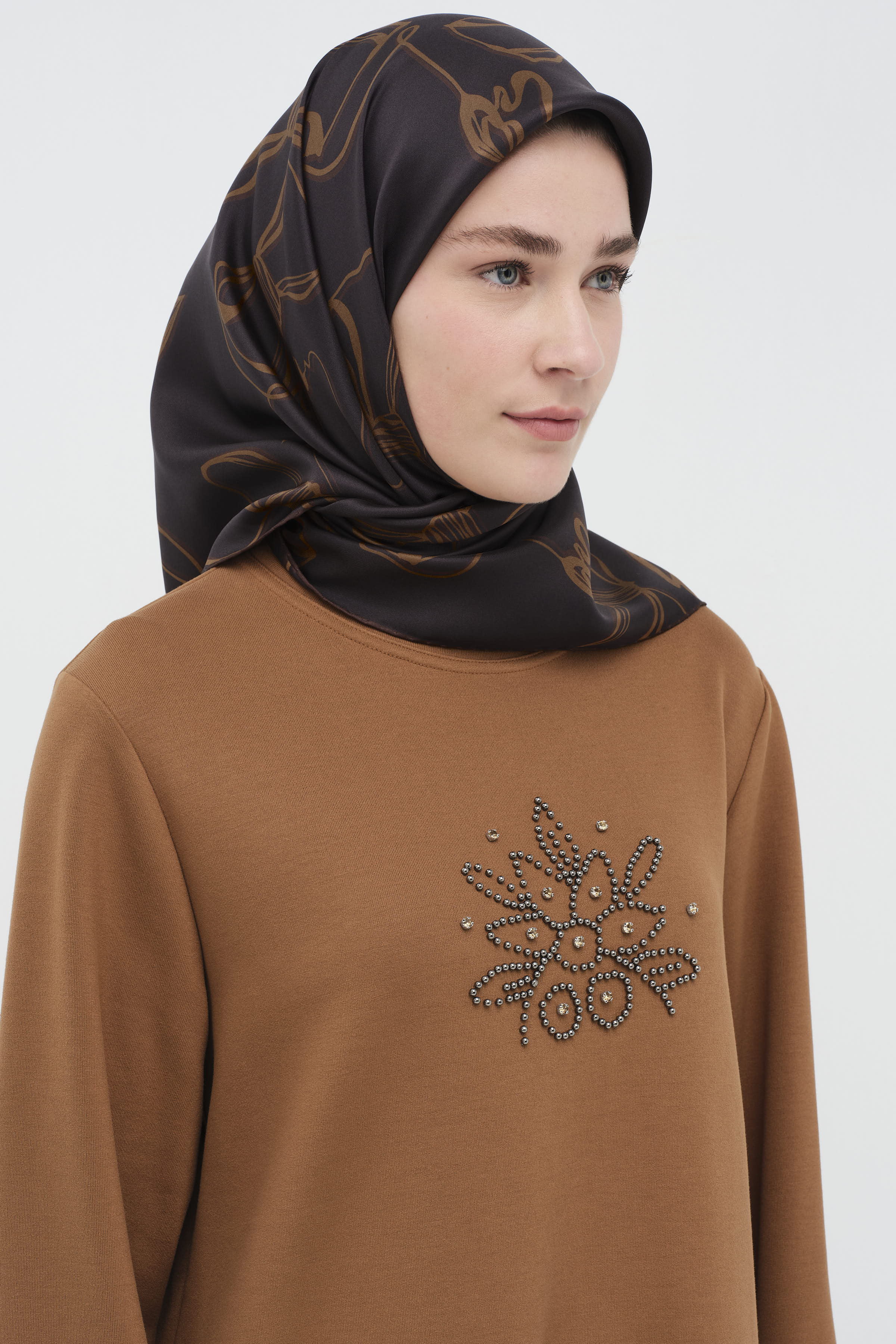 Fiyonk Desenli Twill İpek Eşarp - Acı Kahve TUGBA