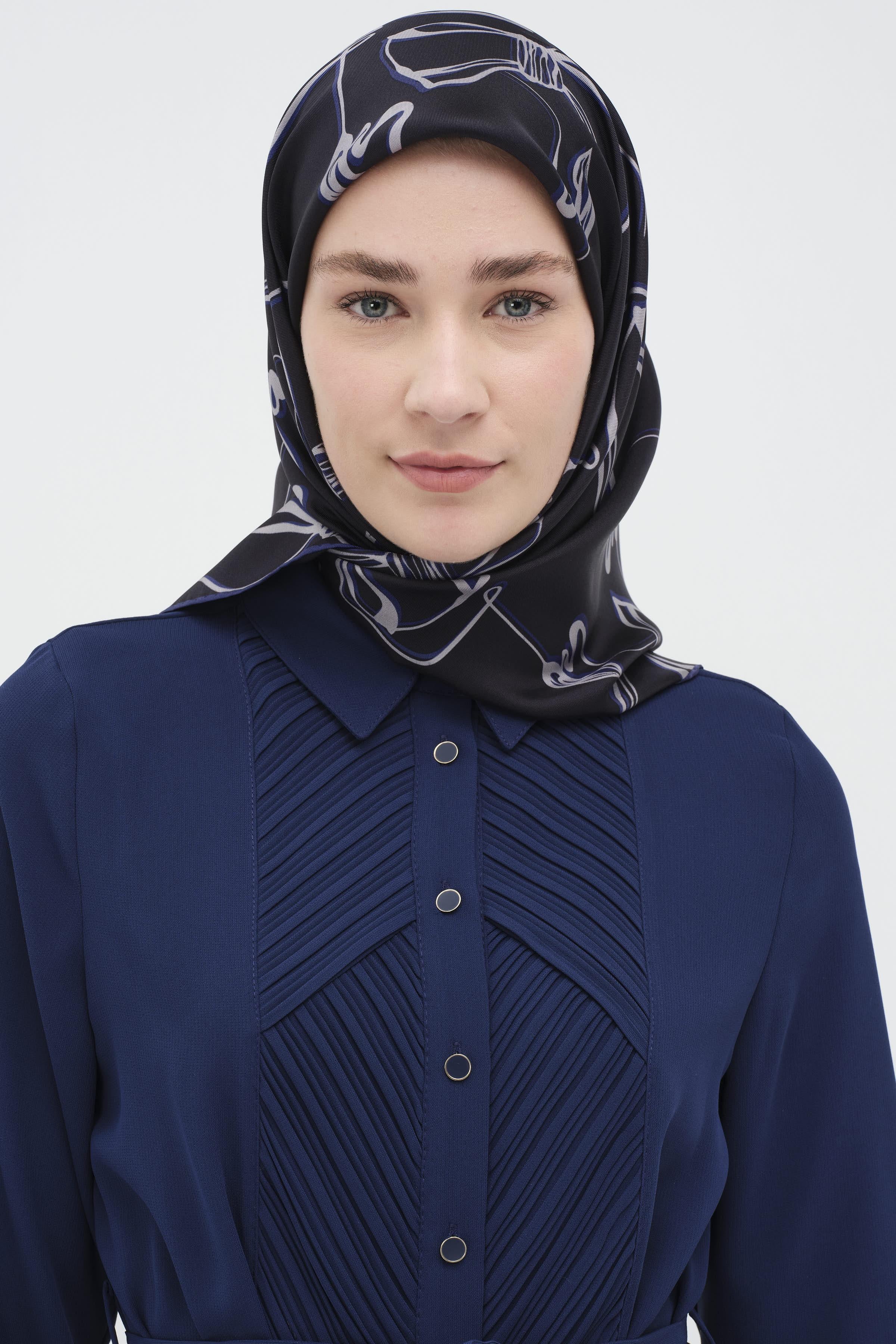 Fiyonk Desenli Twill İpek Eşarp - Lacivert TUGBA