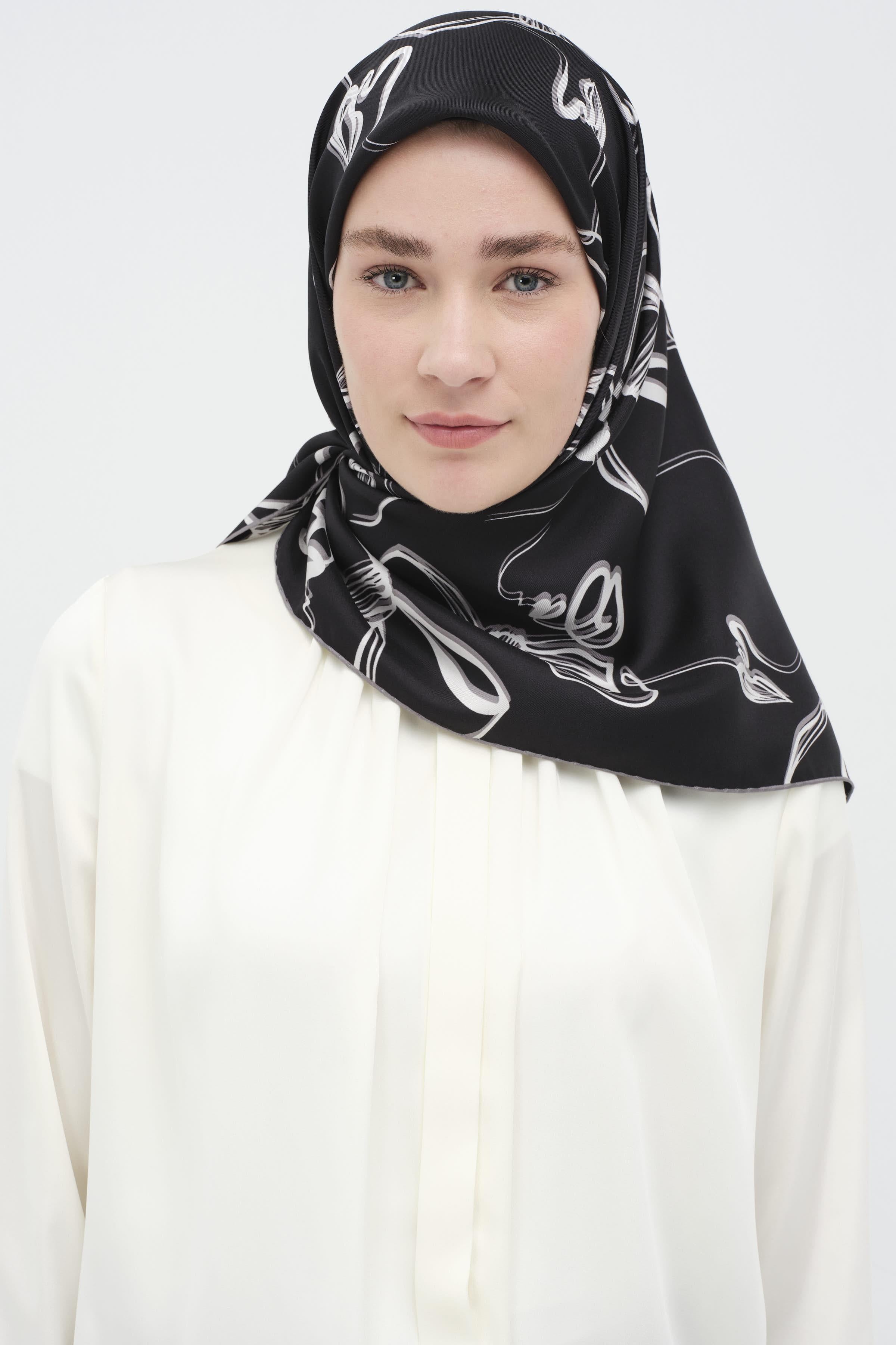 Fiyonk Desenli Twill İpek Eşarp - Siyah TUGBA