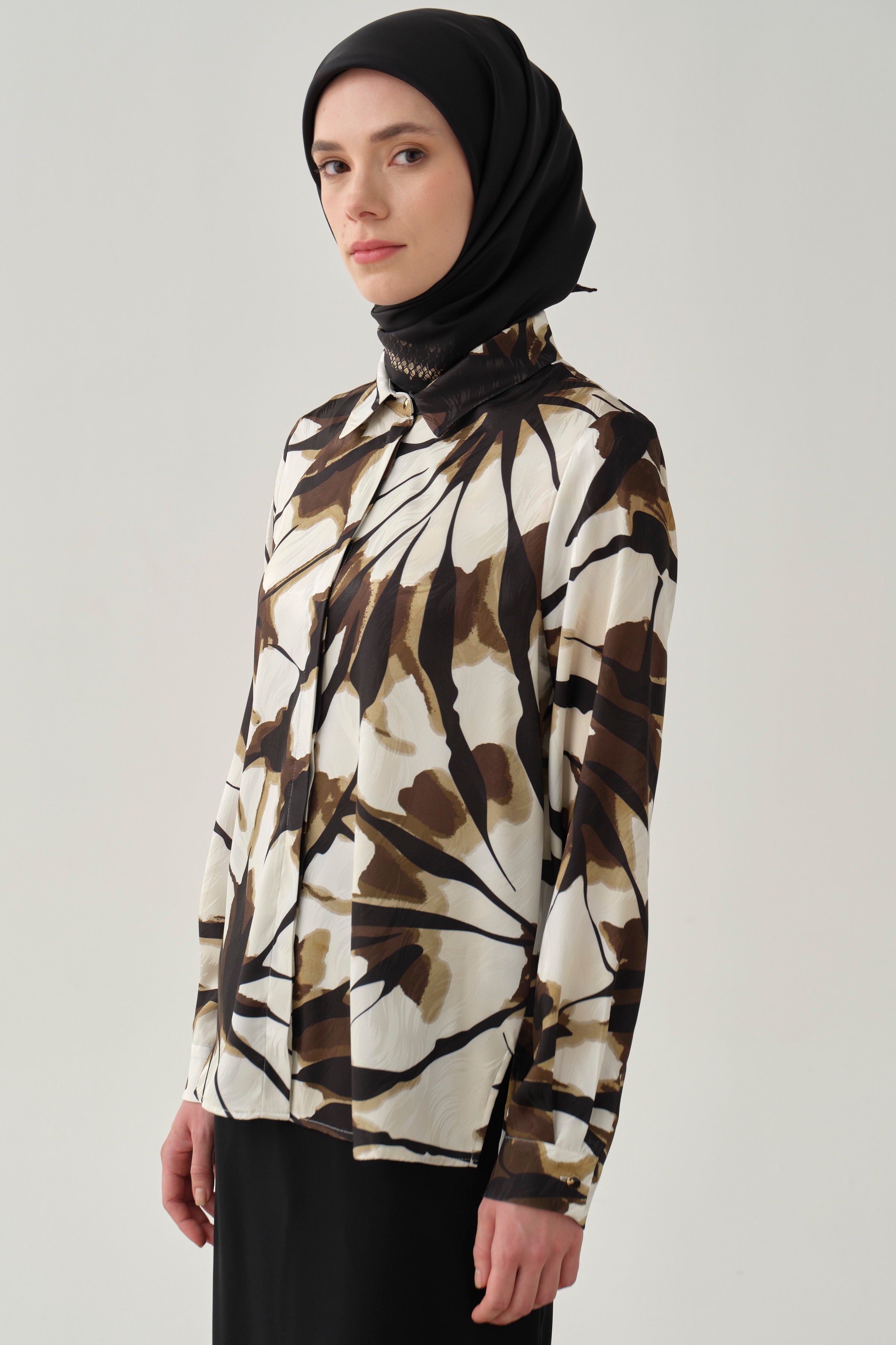 Floral Desen Jakar Gömlek - Siyah TUGBA