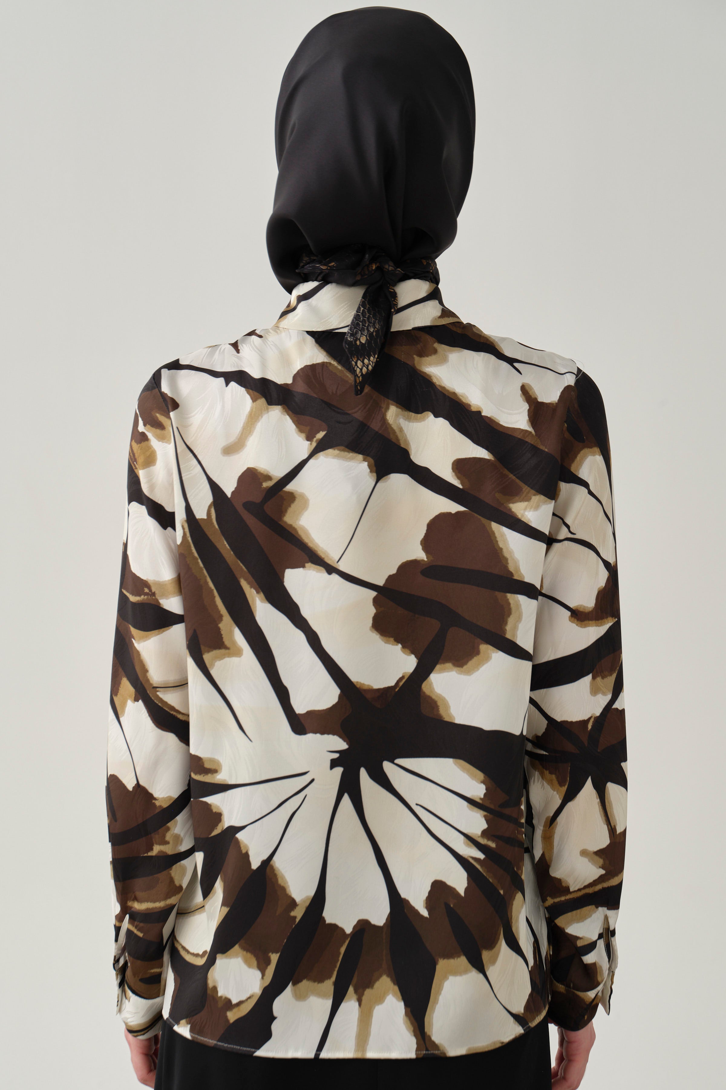 Floral Desen Jakar Gömlek - Siyah TUGBA