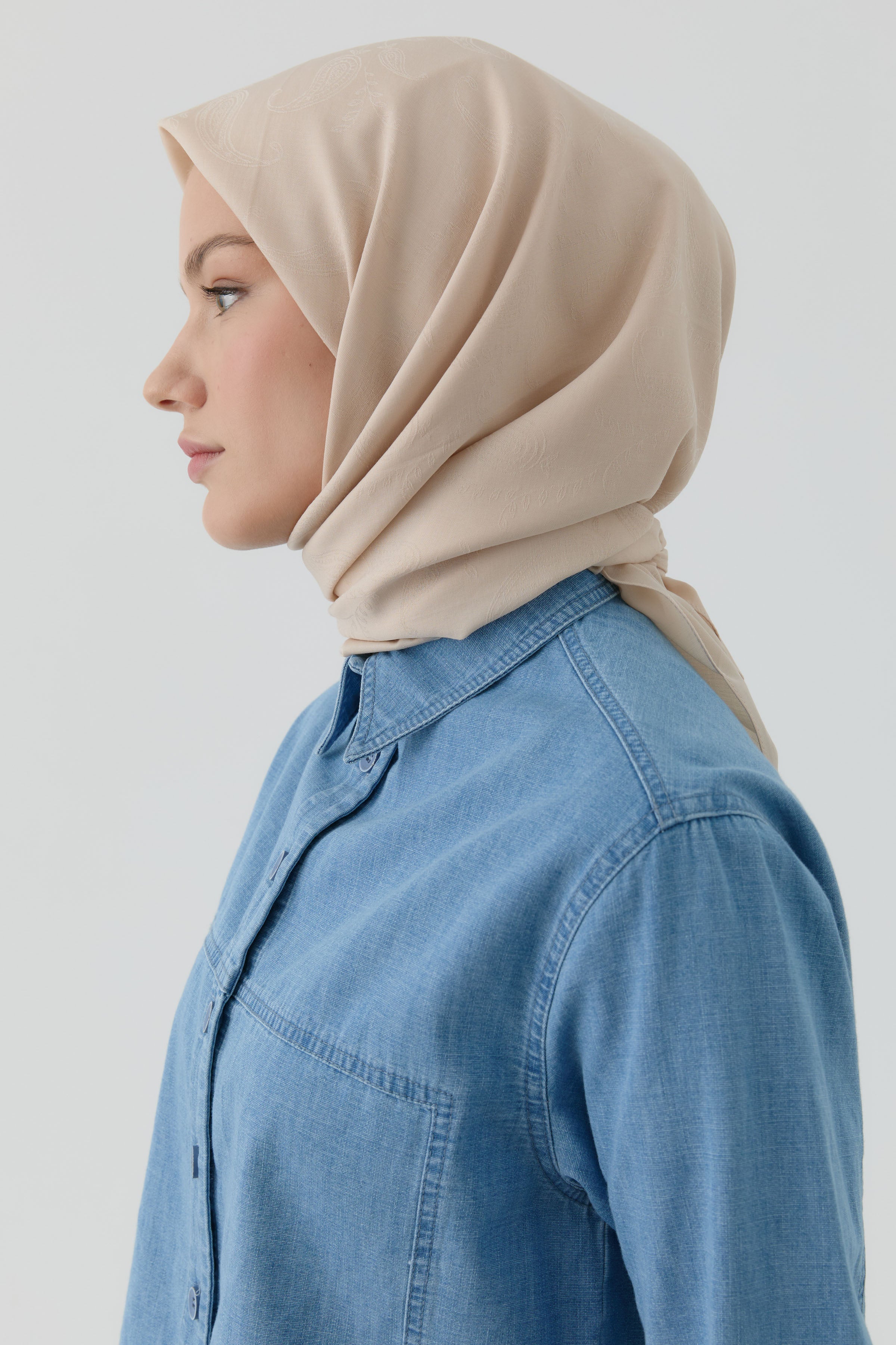 Floral Desen Kenar Detaylı Stil Eşarp - Bej TUGBA