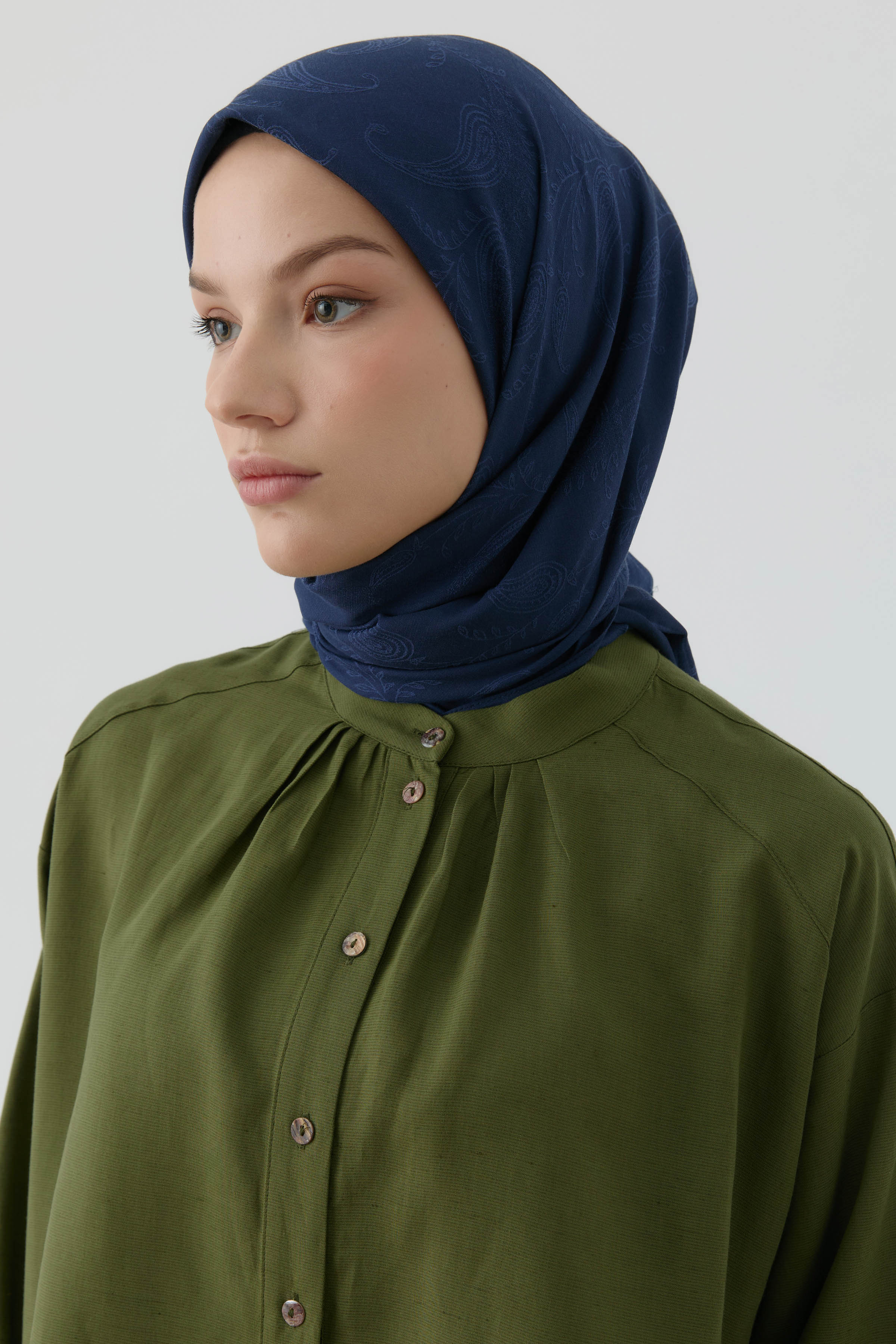 Floral Desen Kenar Detaylı Stil Eşarp - Lacivert TUGBA